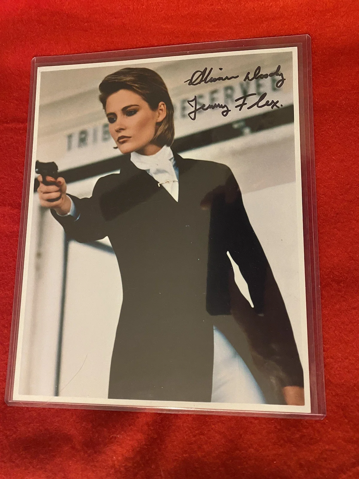 James Bond Autograph Allison Doody & Papillon Soo Soo 8x10 “A View To A Kill”., изображение 2