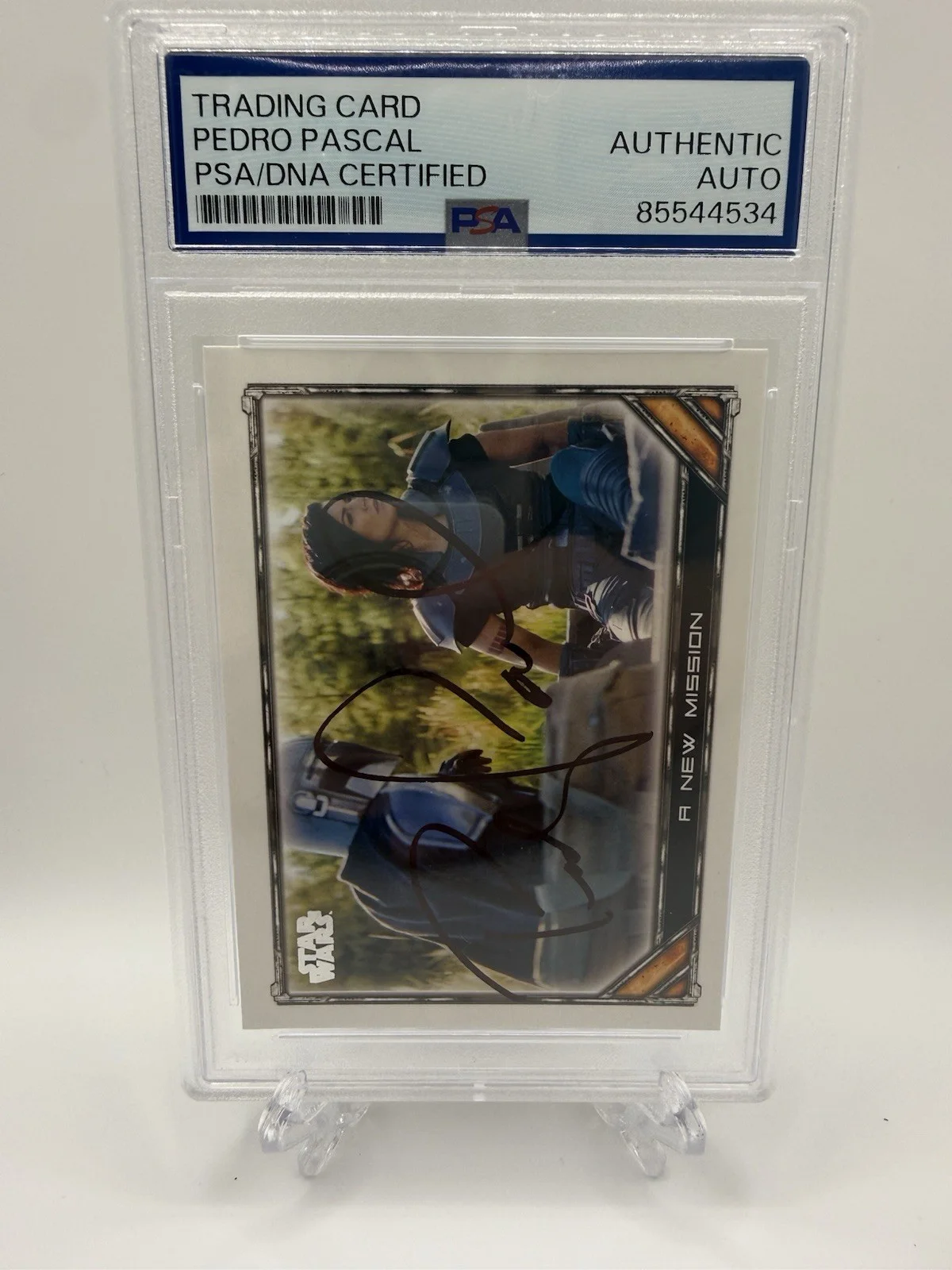 Pedro Pascal — Topps Star Wars Mandalorian Pedro Pascal On Card Auto PSA DNA Bold Signature!