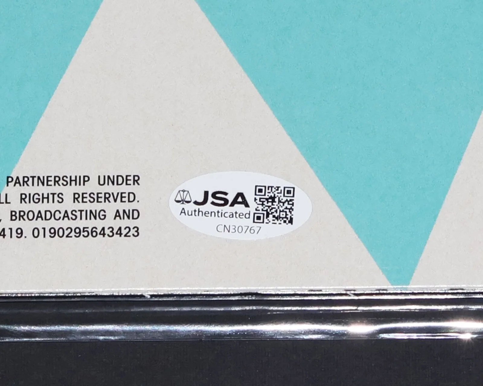 JAMIE HEWLETT Signed GORILLAZ “The Now Now” Vinyl LP autograph + JSA COA artist, изображение 3