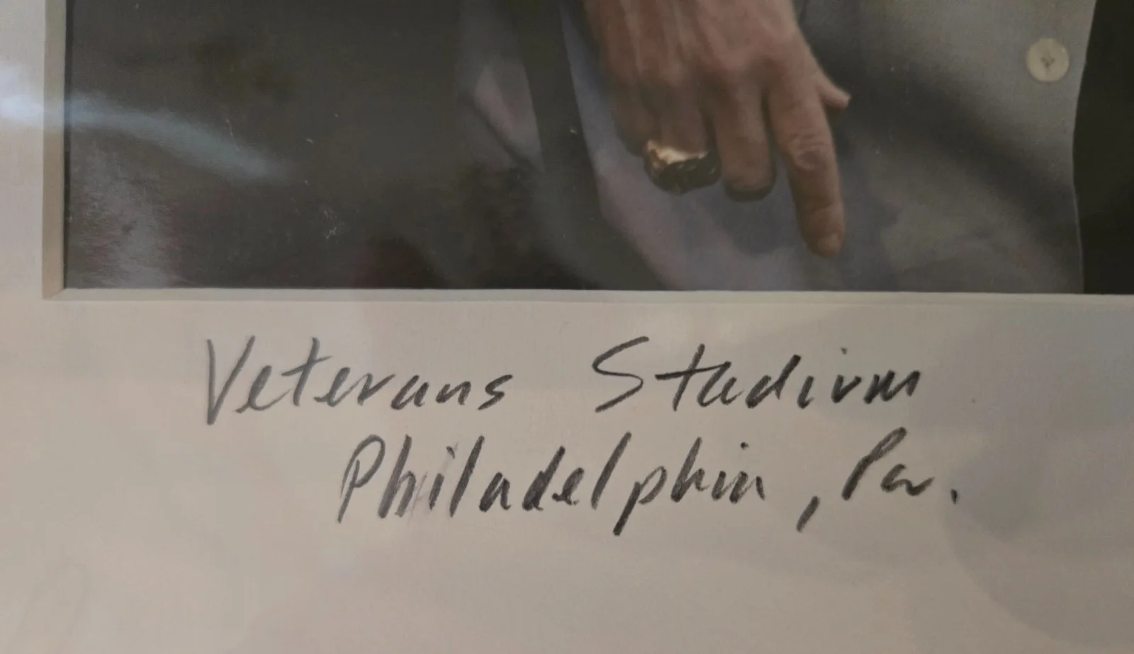 Hunter Martin — Matted Photo of Harry Kalas Signed by Hunter Martin 6/8/03 Veterans Stadium, изображение 2