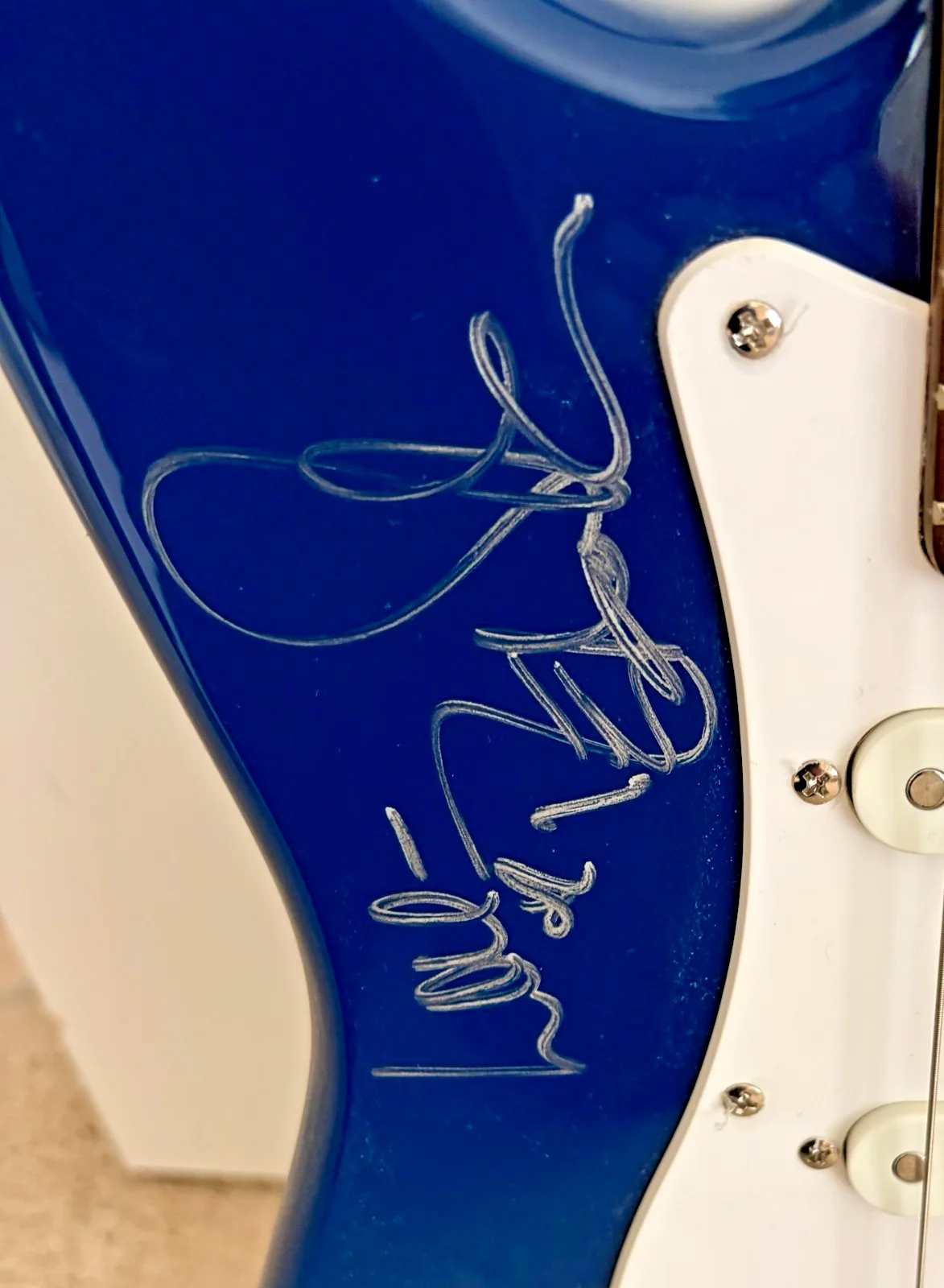 Fender Squire Affinity Stratocaster Signed DEANA CARTER Electric Guitar LP Blue, image 3