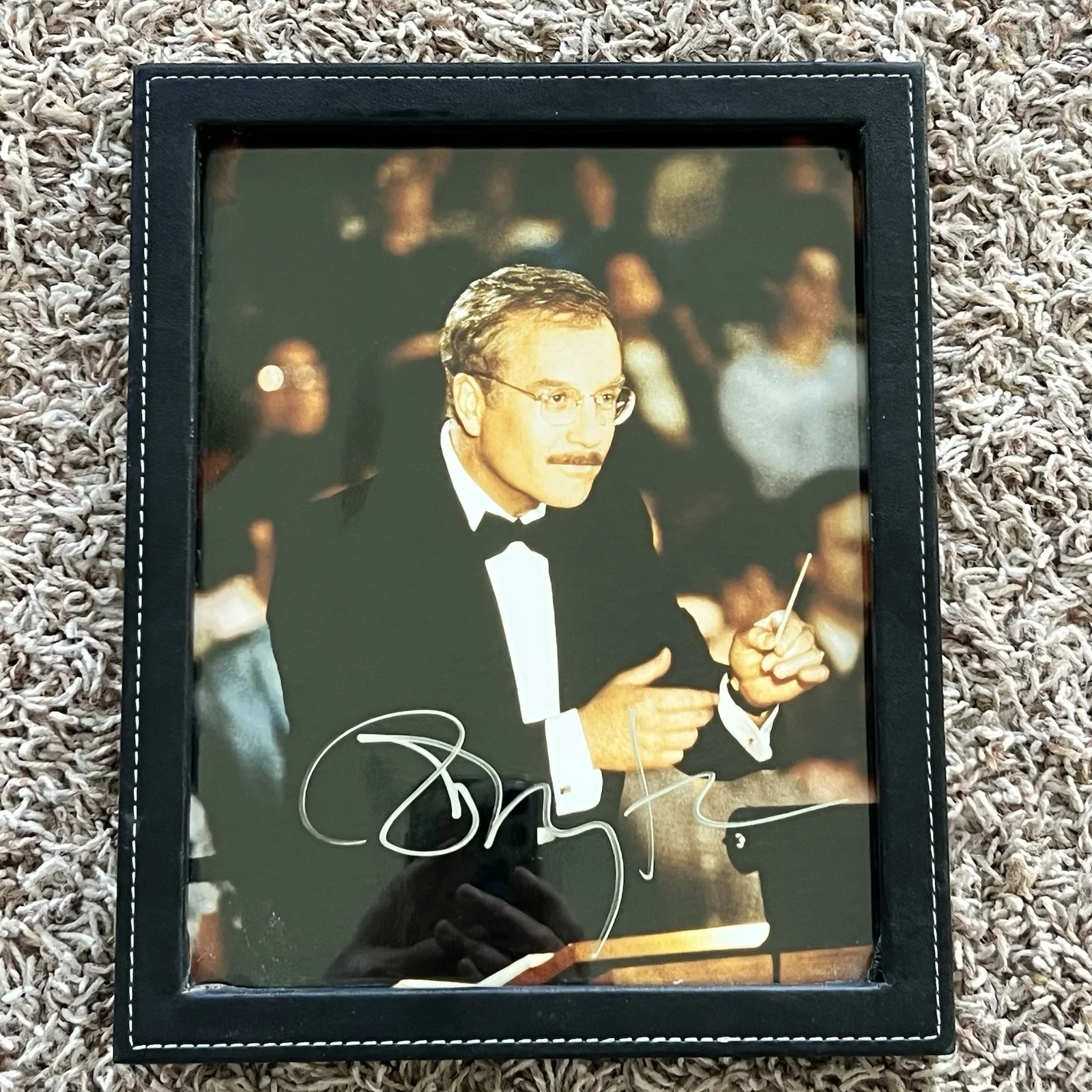 Richard Dreyfuss — Mr Hollands Opus Richard Dreyfuss Autographed Framed Photo Picture 8 x 10