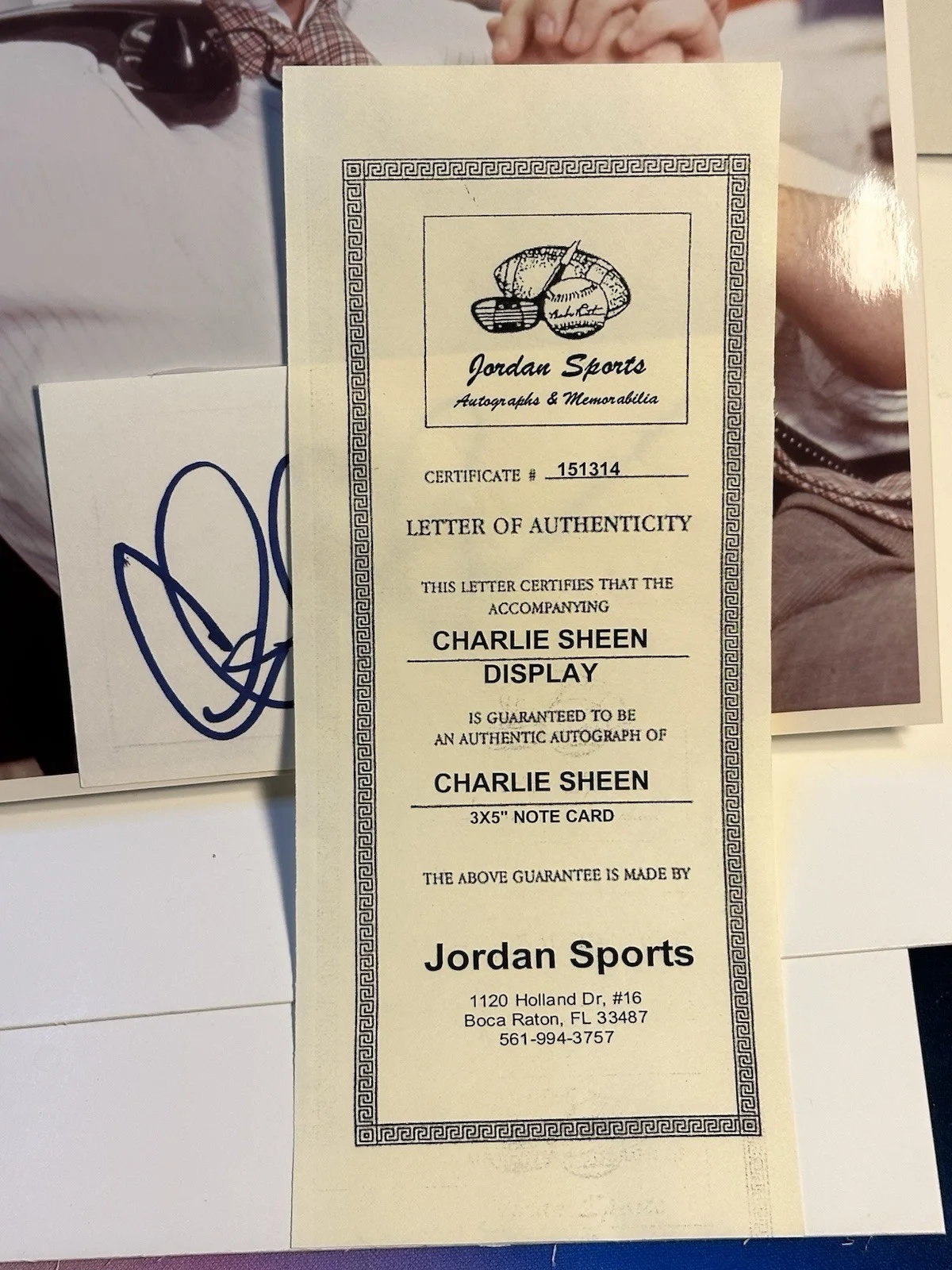 Charlie Sheen — Charlie Sheen Autograph Signed 3x5 Index Card w Photo Display COA Actor, изображение 4