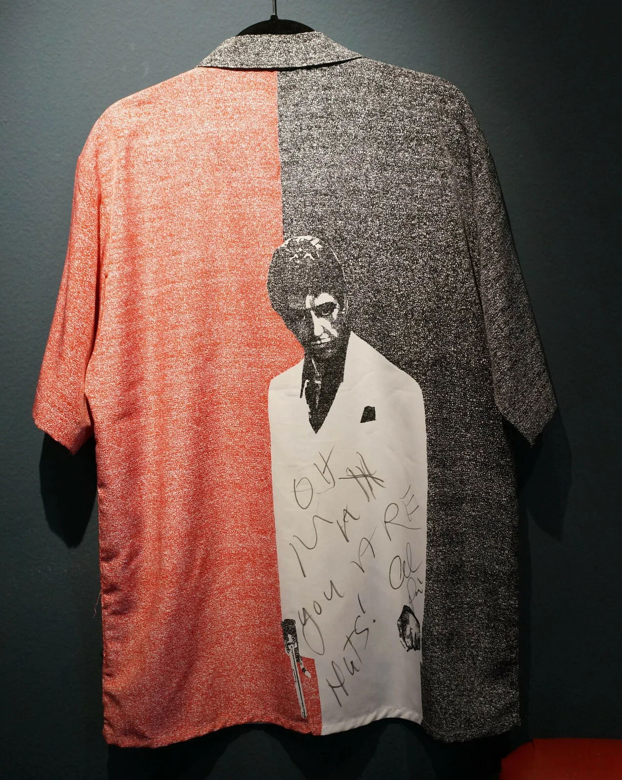 Al Pacino — Al Pacino Signed & Inscribed 2-SIDES! Scarface Shirt—"OH MAN, YOU ARE NUTS!" PSA, image 3
