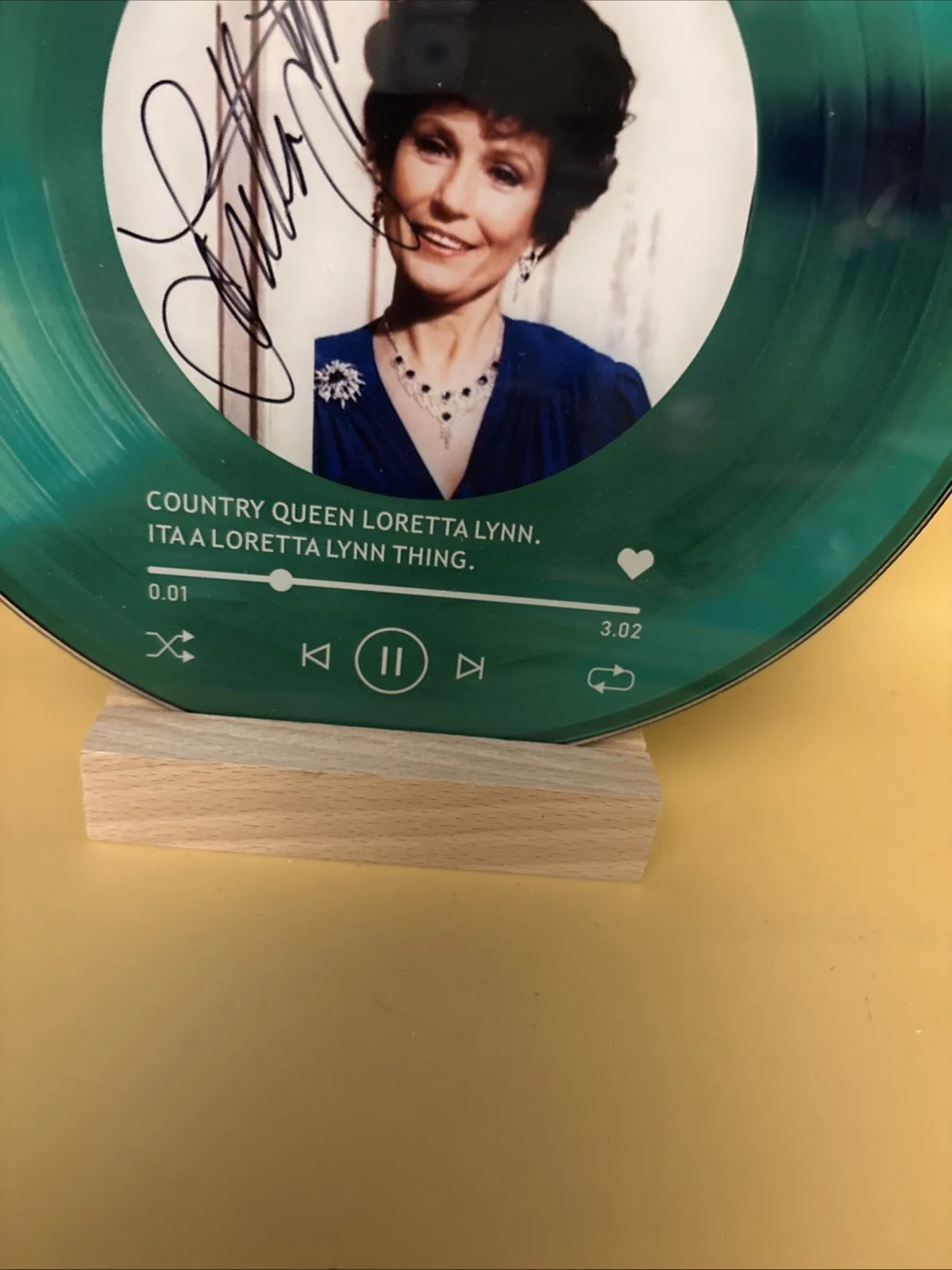 Loretta Lynn Green Record 8x8, image 2