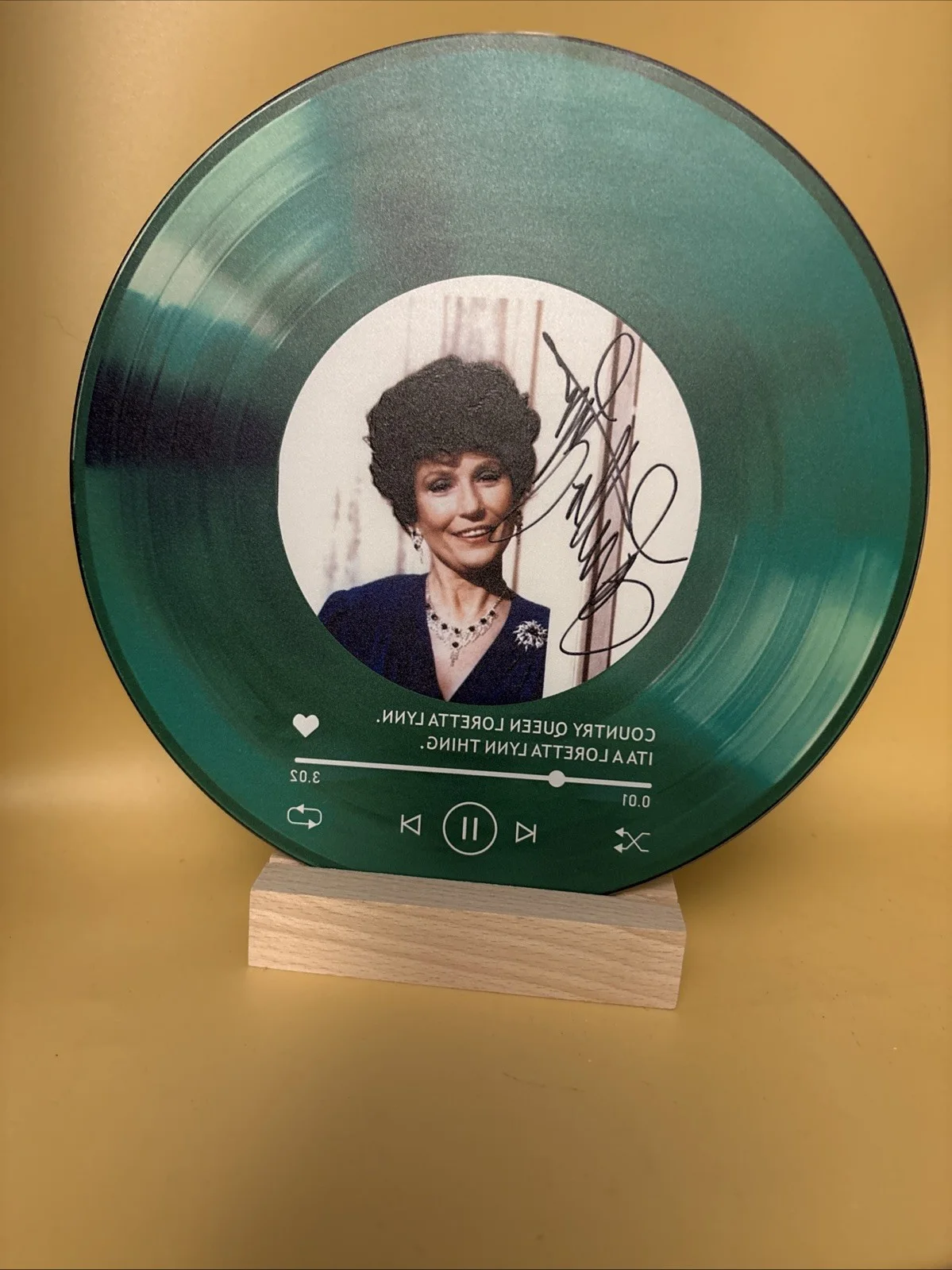 Loretta Lynn Green Record 8x8, image 3