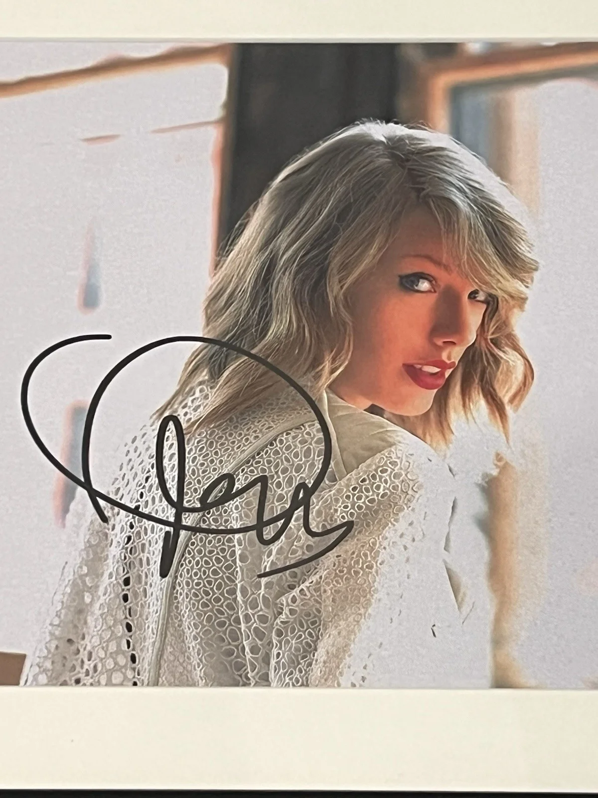 TAYLOR SWIFT Autographed signed 8 X 11.5 Framed photo Country Pop Superstar, image 5