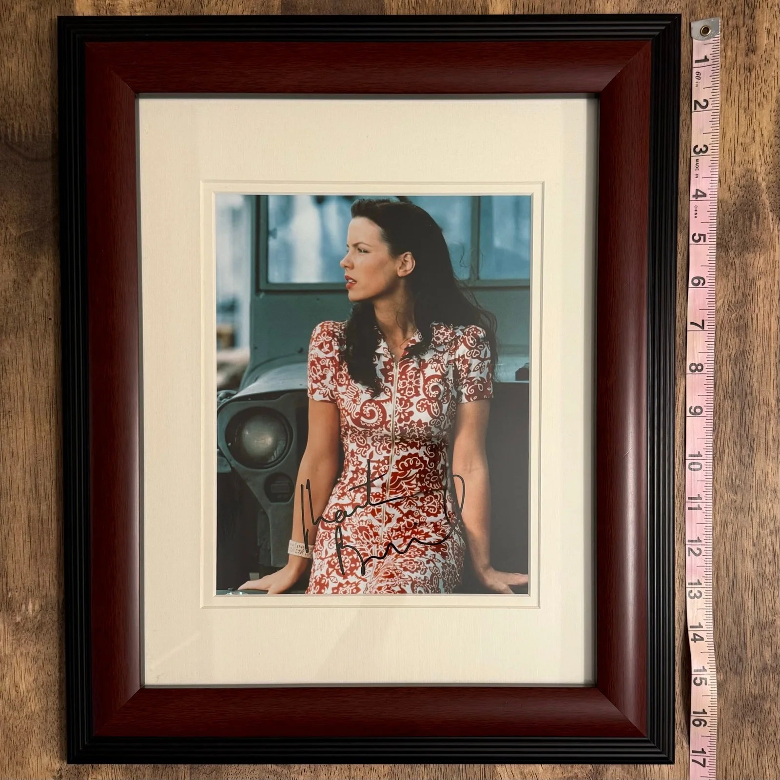 Kate Beckinsale — Kate Beckinsale Autograph Actor Framed Photo 14x17 COA Greg Tucker Pearl Harbor, image 5