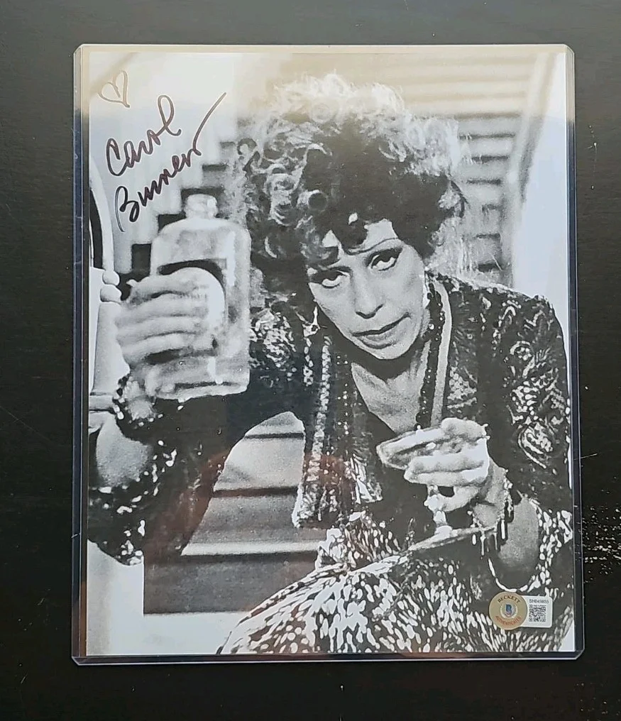 Carol Burnett — Carol Burnett Autographed Photo Beckett Authenticated 10X8 Black And White