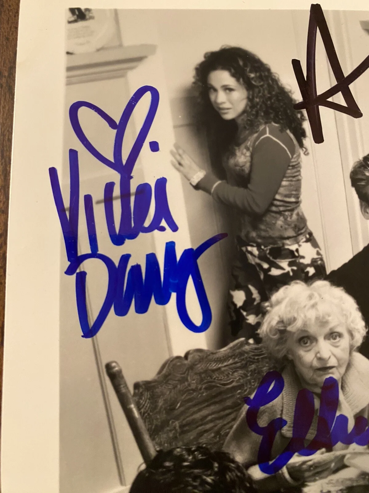 Dabbs Greer, Ellen Albertini Dow, Fred Willard, Cast — Maybe It’s Me Cast Signed Autographed Photo By 11 With COA Dabbs Greer Ellen Dow, image 3