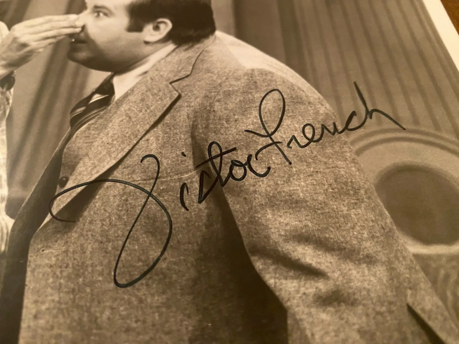 Victor French — Victor French Signed Autographed Photo With COA Carter Country Little House RARE, изображение 3