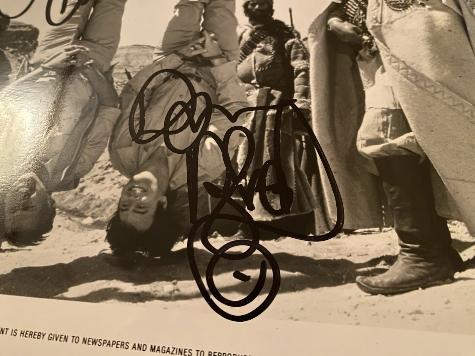 Dan Aykroyd, Chevy Chase — Dan Aykroyd Chevy Chase Signed Autographed Photo With COA Spies Like Us RARE, изображение 5