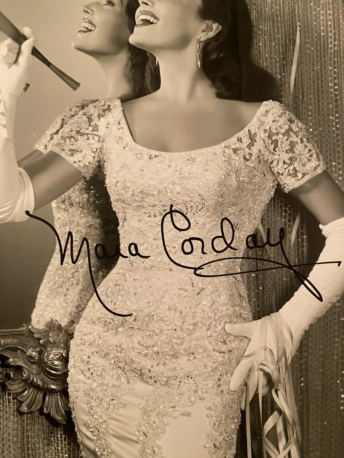 Mara Corday — Mara Corday Signed Autographed Photo With COA The Black Scorpion Tarantula Etc, изображение 2
