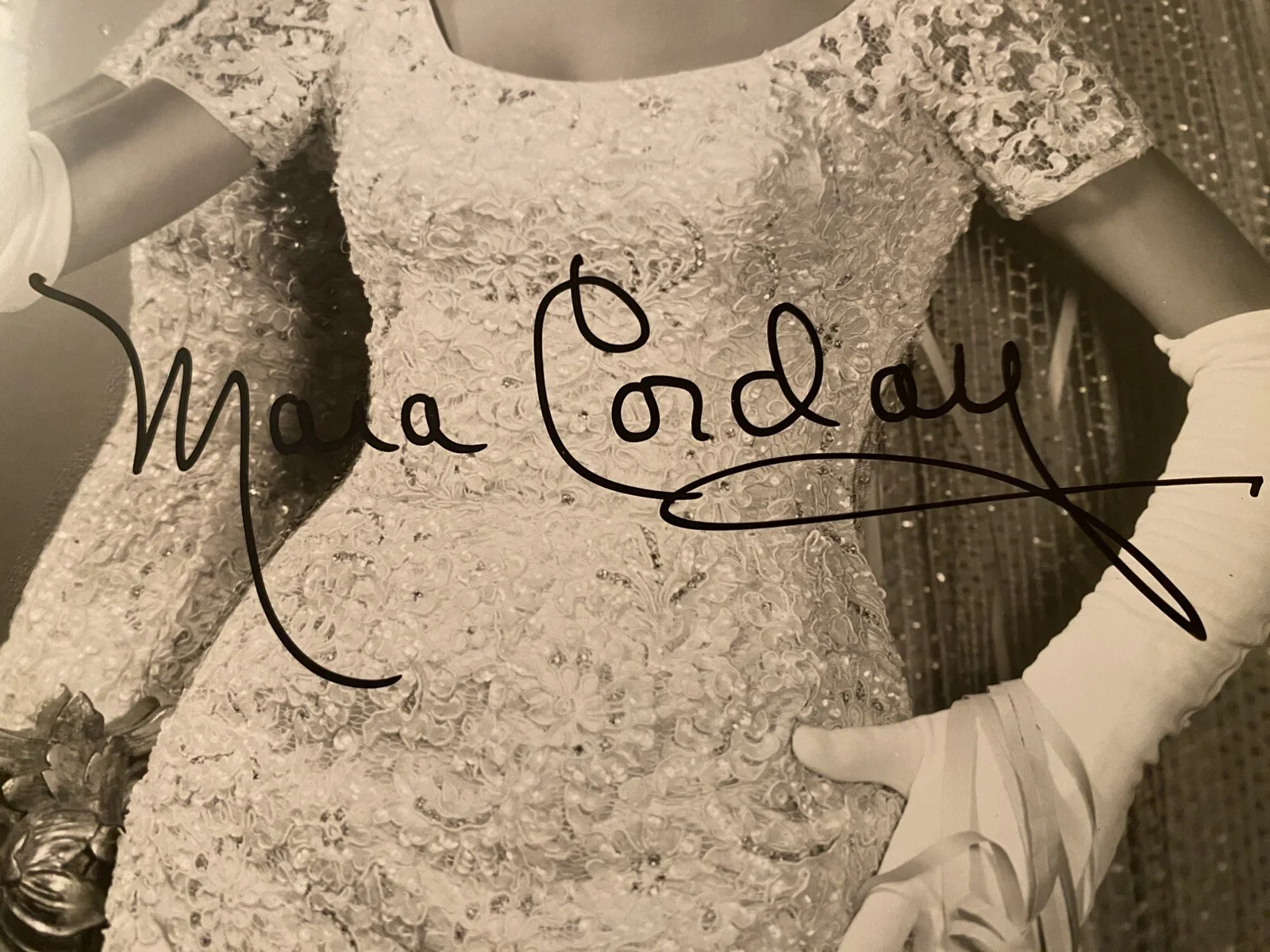 Mara Corday — Mara Corday Signed Autographed Photo With COA The Black Scorpion Tarantula Etc, изображение 3