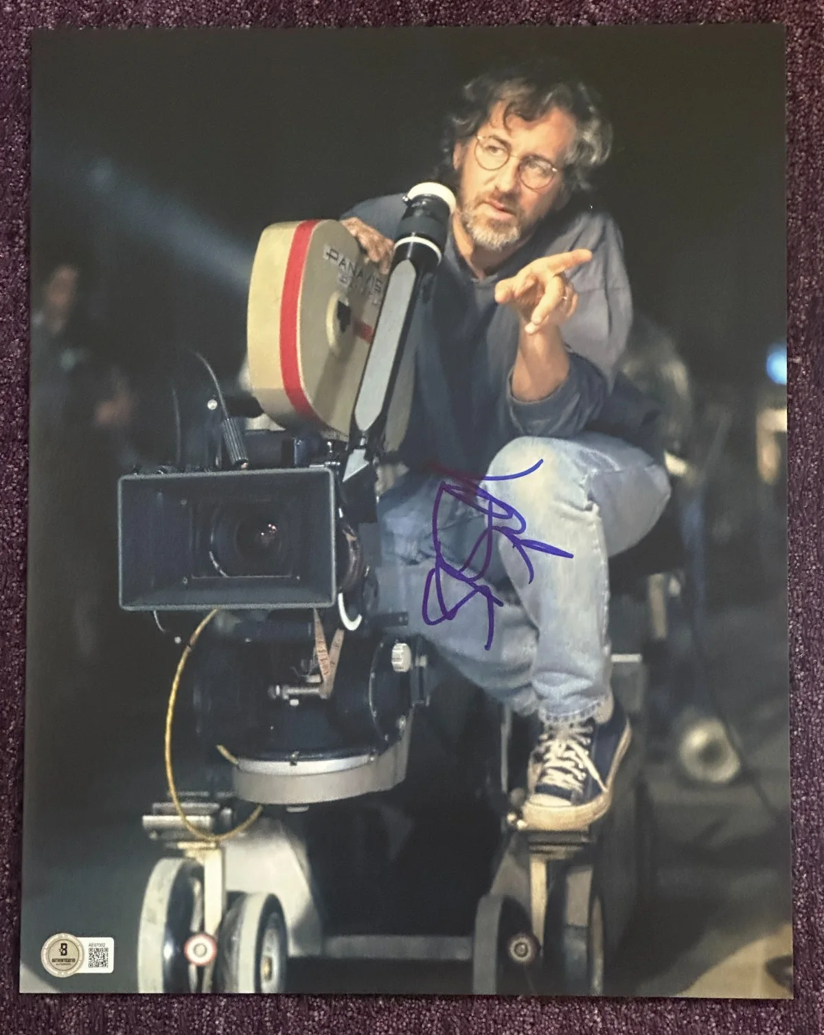 STEVEN SPIELBERG — STEVEN SPIELBERG Signed 11x14 PHOTO with Beckett (BAS) LOA AUTO 10, image 2