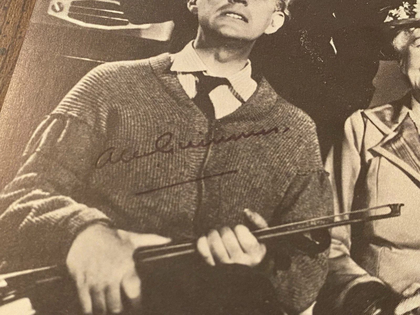 Alec Guinness — Alec Guinness Signed Autographed Photo w COA Star Wars Bridge On The River Kwai, image 3