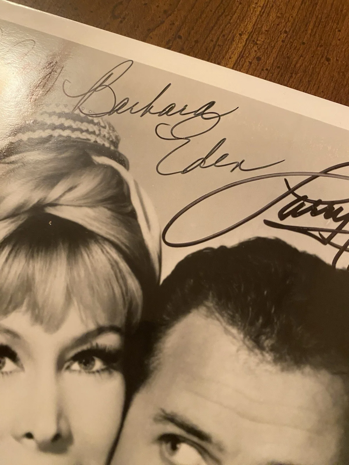 Barbara Eden, Larry Hagman — Barbara Eden Larry Hagman Signed Autographed Photo With COA I Dream Of Jeannie, image 3