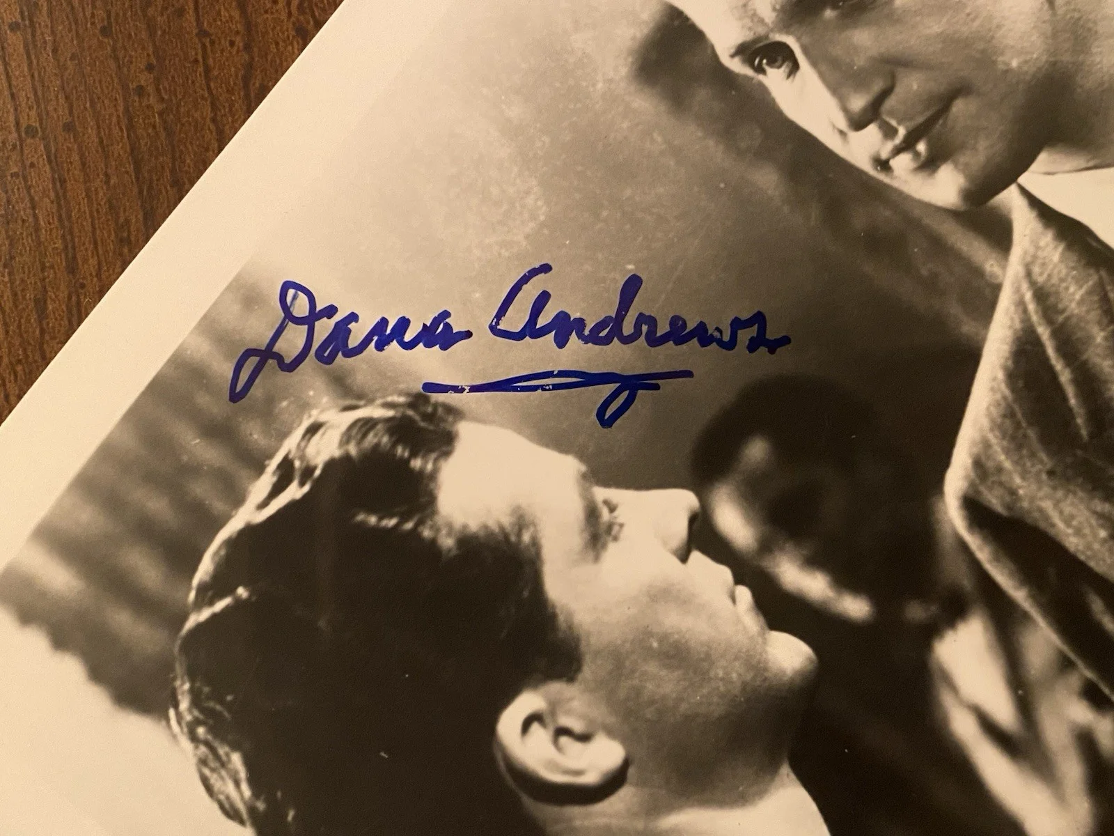 Vincent Price, Gene Tierney, Dana Andrews — Laura Cast Signed Autograph Photo w/ COA Vincent Price Gene Tierney Dana Andrews, изображение 2