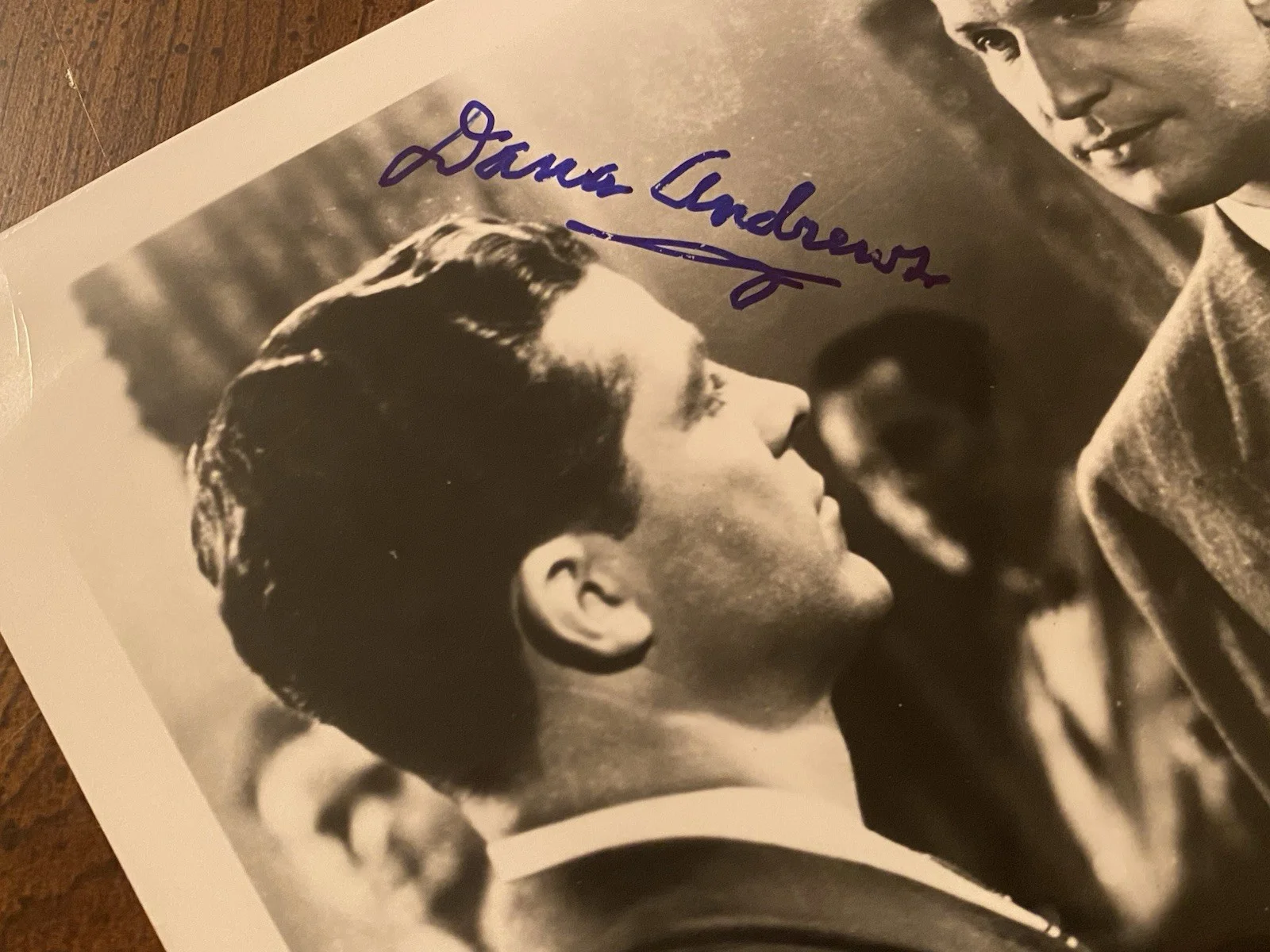 Vincent Price, Gene Tierney, Dana Andrews — Laura Cast Signed Autograph Photo w/ COA Vincent Price Gene Tierney Dana Andrews, изображение 3