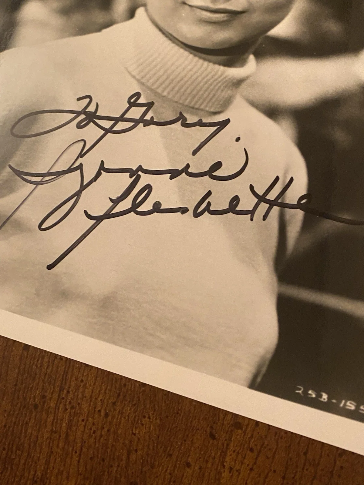 Suzanne Pleshette — Suzanne Pleshette Signed Autographed Photo With COA The Ugly Dachshund The Birds, изображение 3