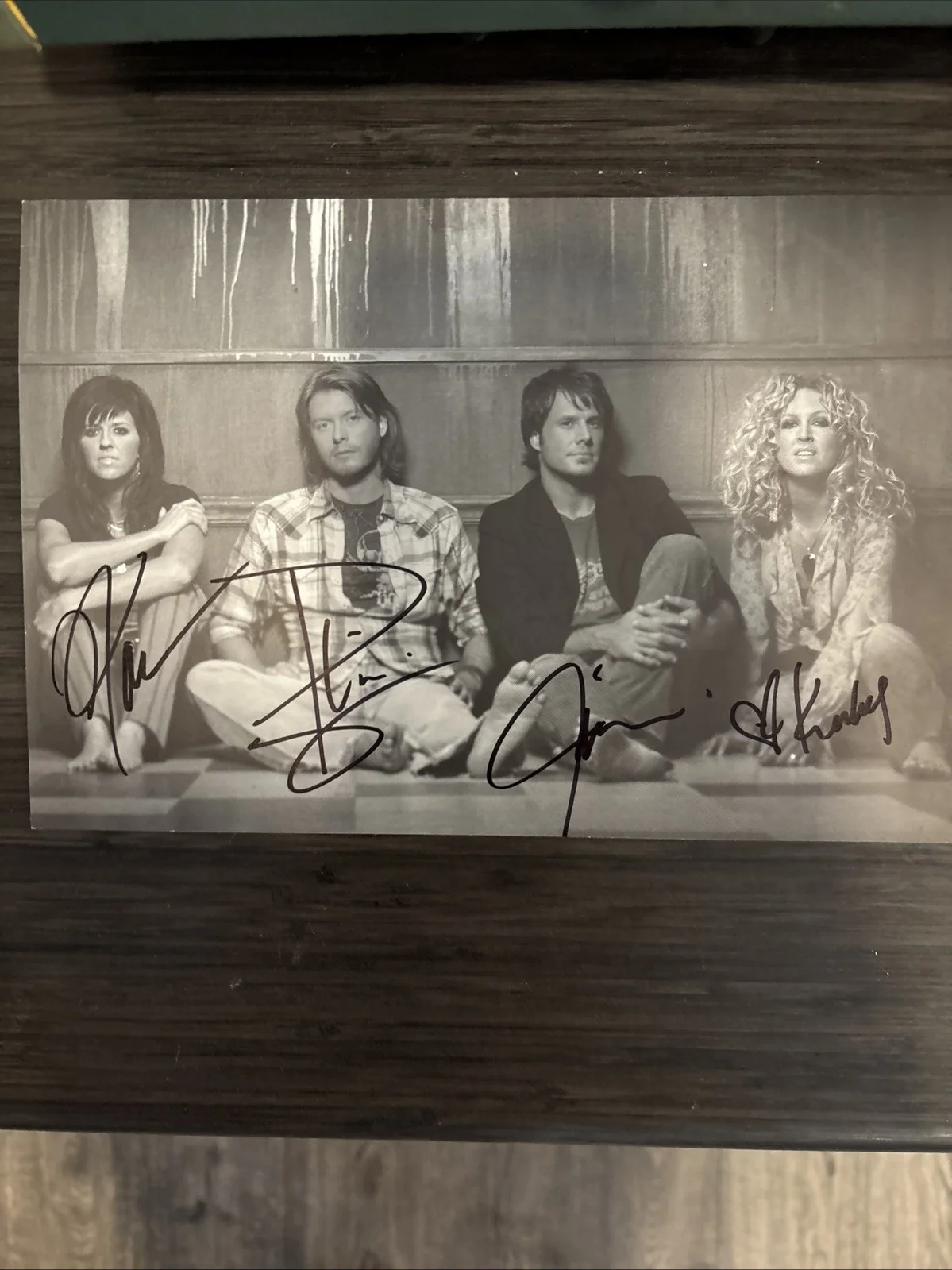 LITTLE BIG TOWN 8X10 Black And White PHOTO SIGNED BY KIMBERLY PHILLIP JIMI, изображение 3
