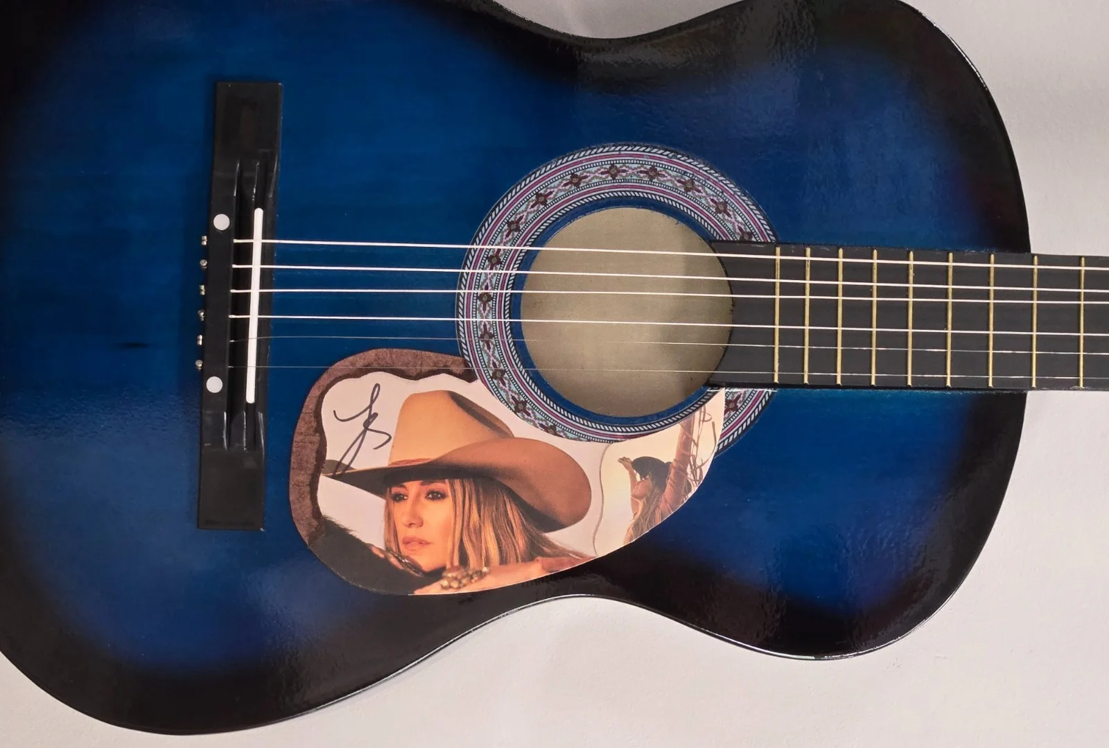 Lainey Wilson Signed Full Size Acoustic Guitar, image 2