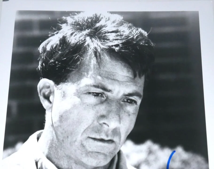 Dustin Hoffman — DUSTIN HOFFMAN AUTOGRAPHED SIGNED RAYMOND BABBITT "RAIN MAN" 8 x 10 PHOTO - ACOA, image 4