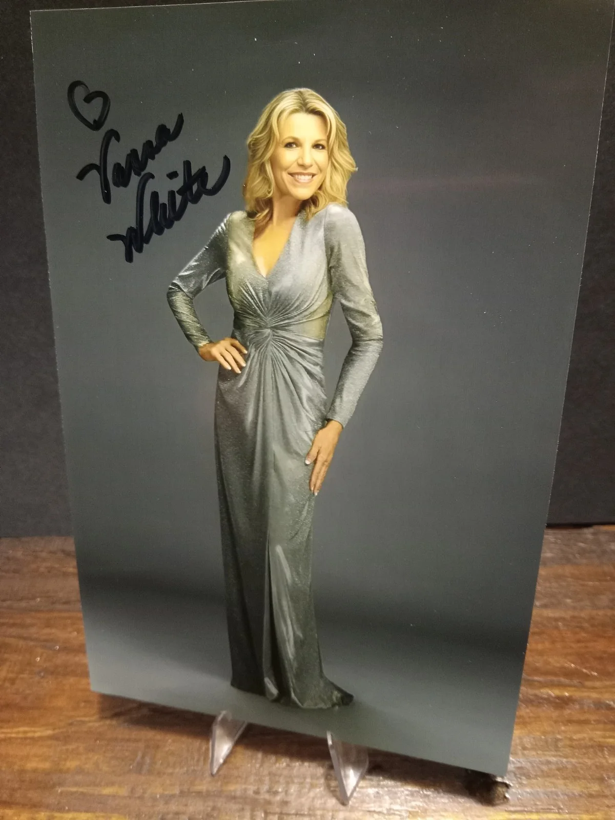 VANNA WHITE — VAMMA WHITE SIGNED 4X6 PHOTO FAMOUS WHEEL OF FORTUNE GAME SHOW LEGEND ACTRESS