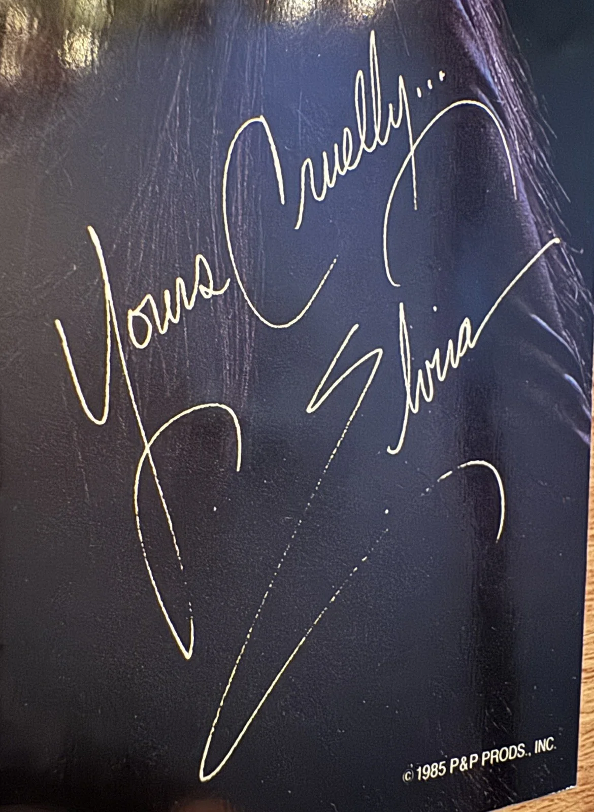 Elvira — Elvira Cassandra Peterson Signed 8x10 Photo Movie Macabre “Yours Cruelly” COA, изображение 2