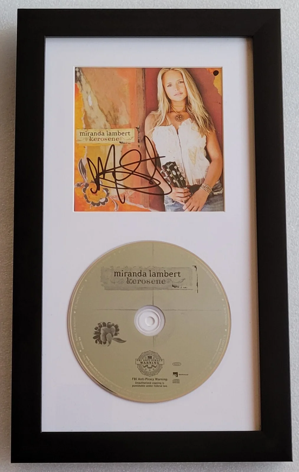 MIRANDA LAMBERT AUTOGRAPHED BECKETT COA BAS SIGNED COUNTRY MUSIC CD DISPLAY GIFT, image 2