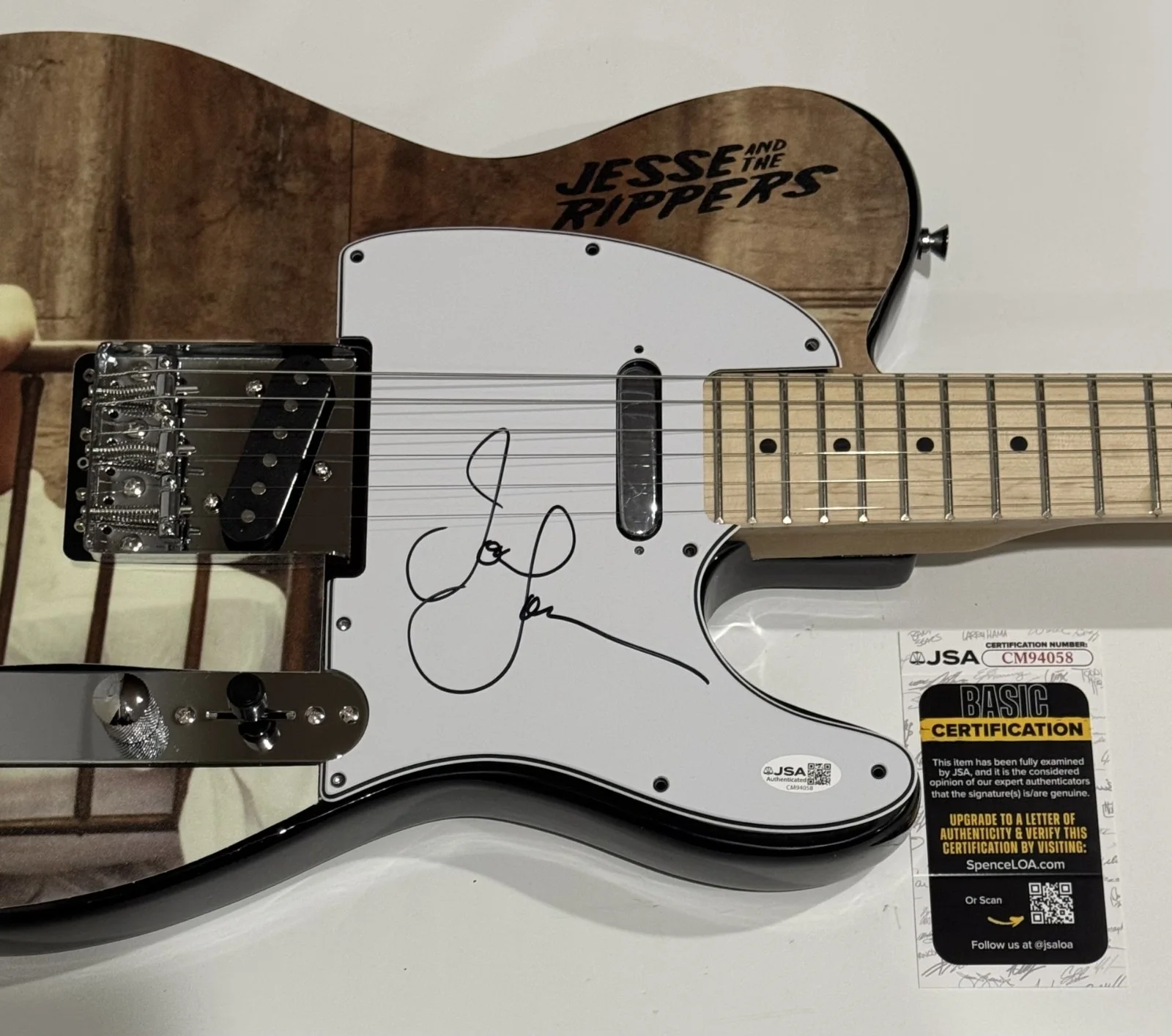 JOHN STAMOS SIGNED CUSTOM JESSE AND THE RIPPERS GUITAR FULL HOUSE UNCLE JSA COA, изображение 2