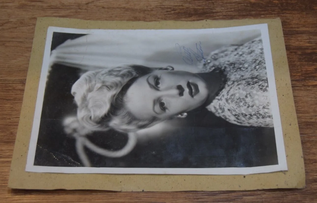 BETTY HUTTON AUTOGRAPHED PHOTO 8 X 1 0 PHOTOGRAPH MOVIE ACTRESS VINTAGE SIGNED, изображение 2