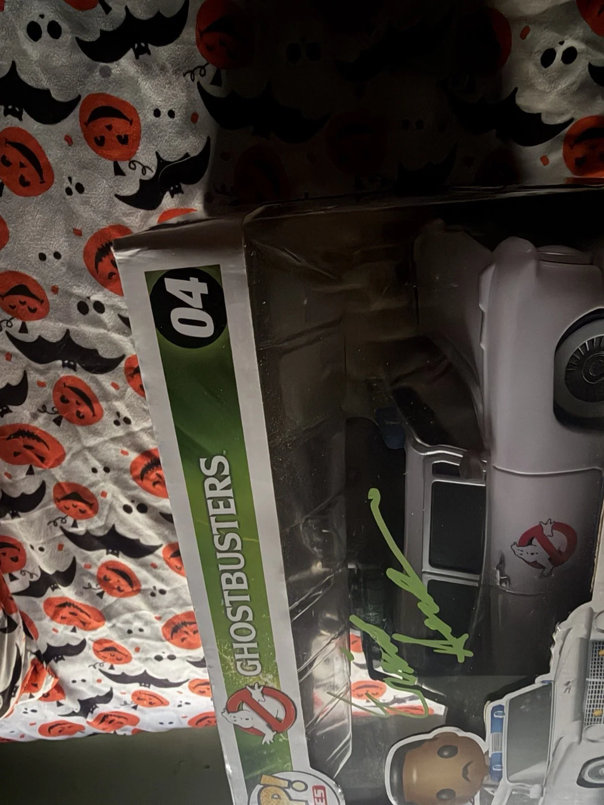 Ernie Hudson — GHOSTBUSTERS Ecto-1 SIGNED BY ERNIE HUDSON FUNKO POP RIDES, image 2