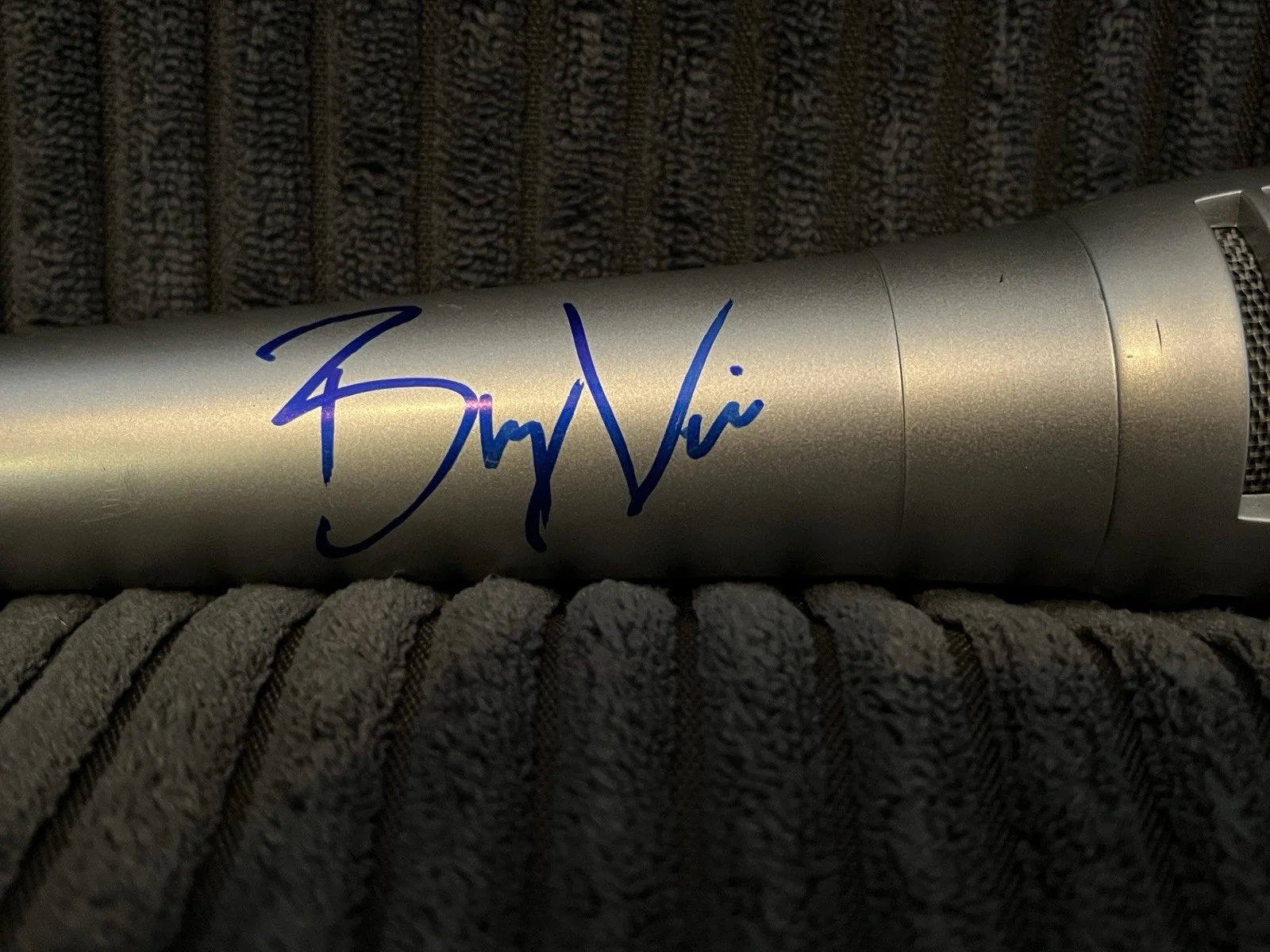 MUSICIAN BRYCE VINE SIGNED AUTOGRAPH MICROPHONE ACOA CERTIFIED, image 2
