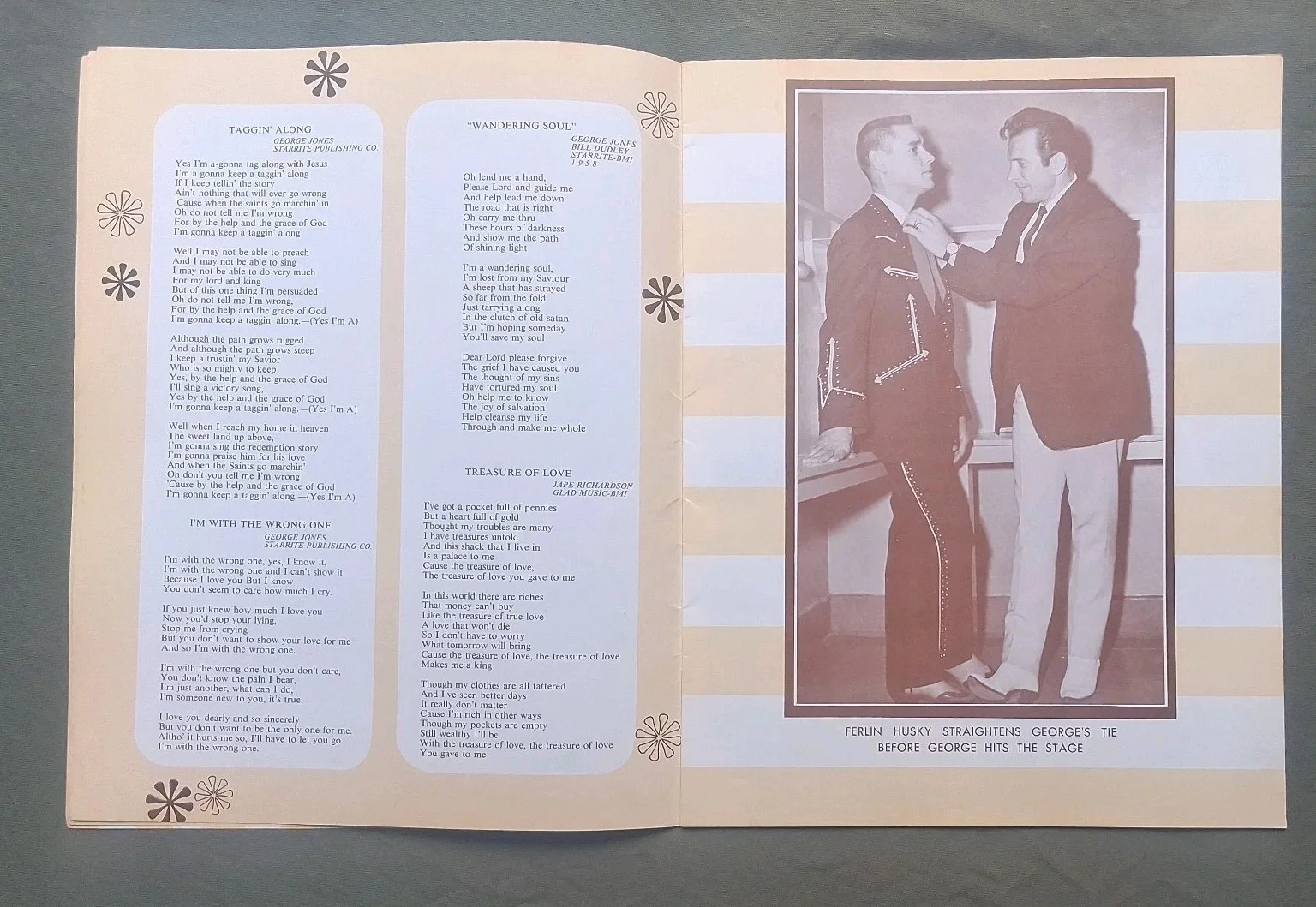GEORGE JONES FOLIO OF HITS WITH AUTOGRAPHS, INCLUDING GEORGE JOES AUTOGRAPH, изображение 4