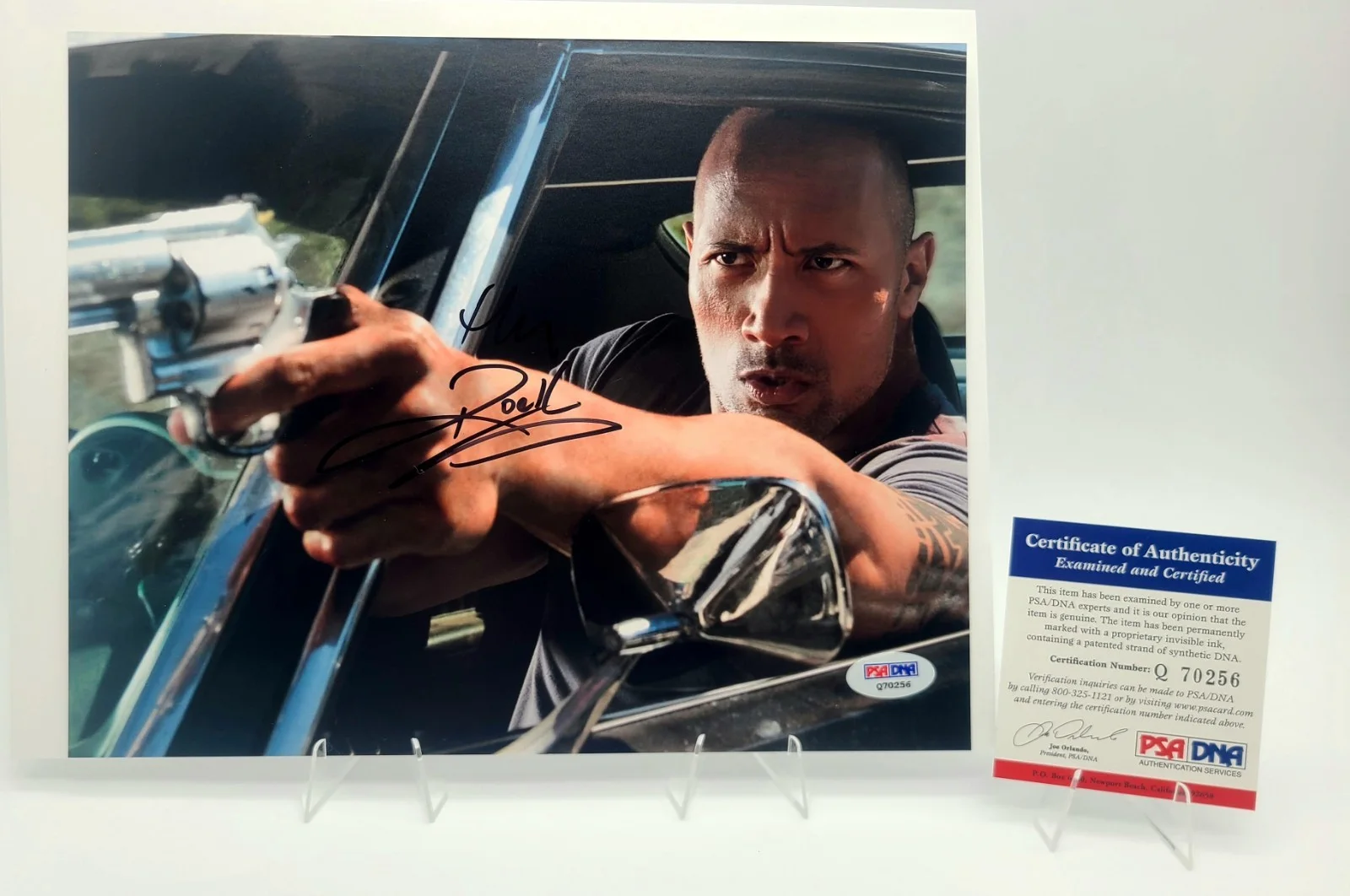 The Rock — The Rock Signed 8x10 Fast & Furious Photo Dwayne Johnson PSA COA, изображение 5