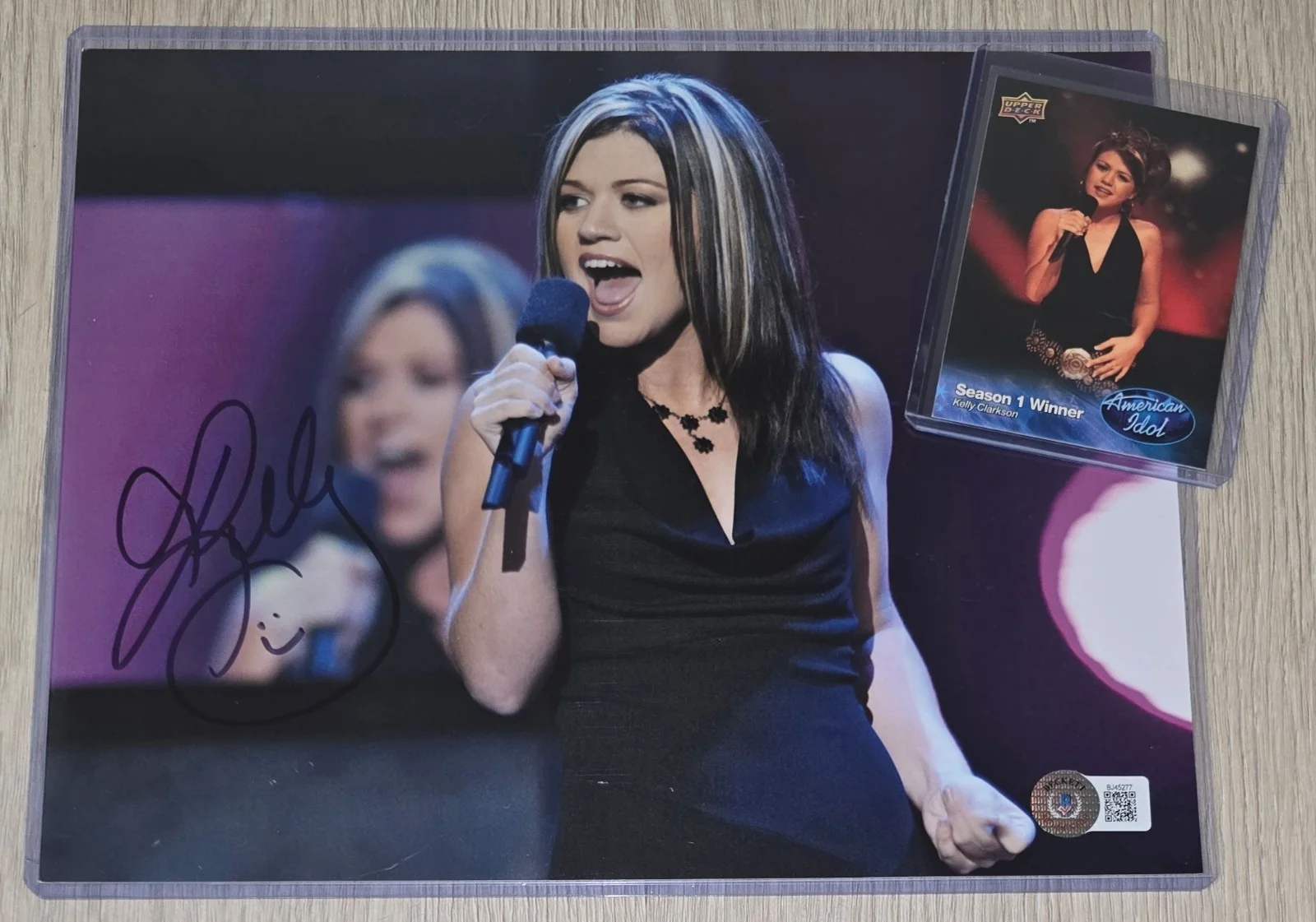 Kelly Clarkson — Kelly Clarkson Autograph American Idol Beckett BAS Authentic 8x10 Signed Photo