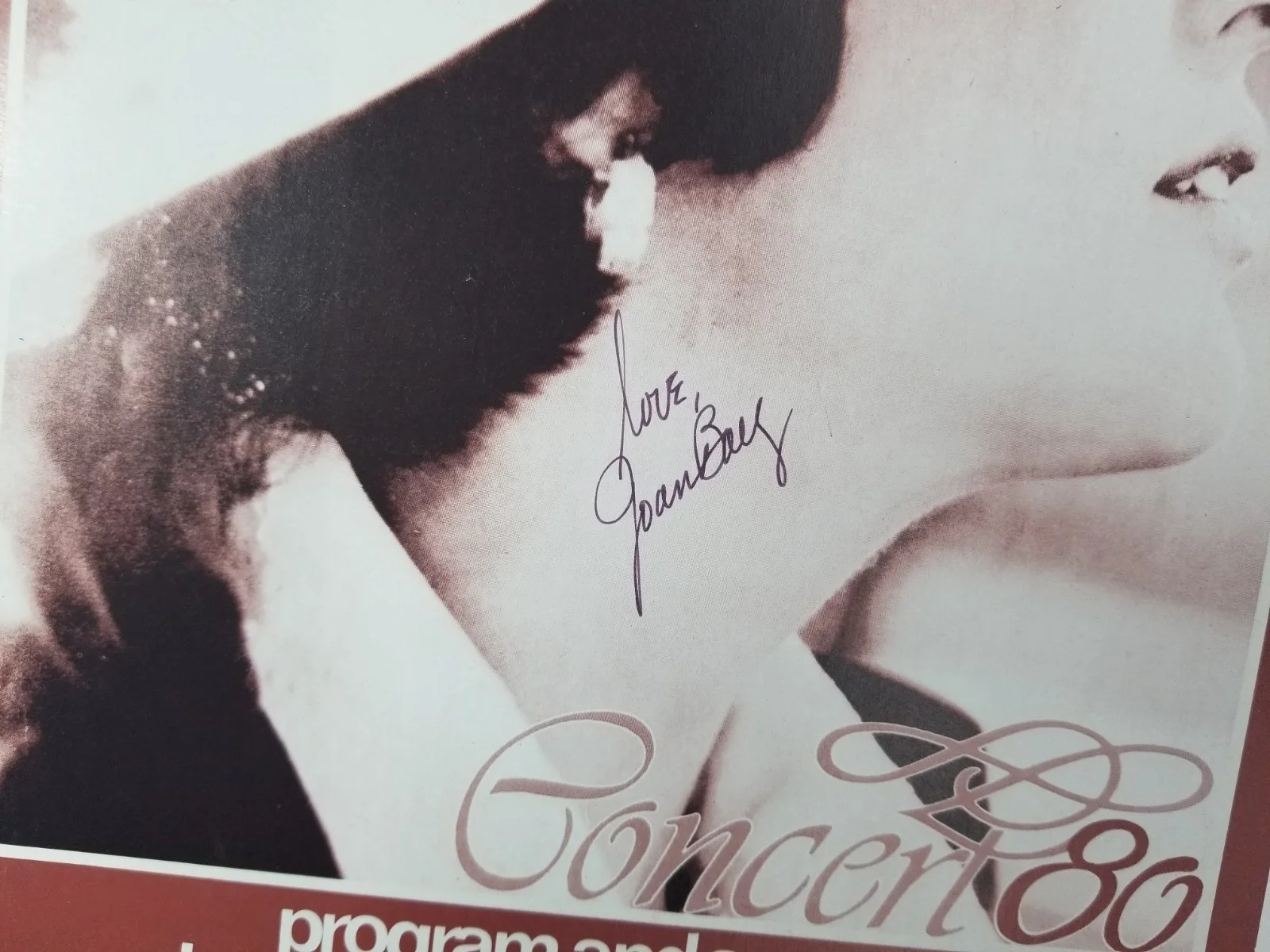 Joan Baez REAL hand SIGNED 1980 Concert Souvenir Program JSA COA Autographed, image 2