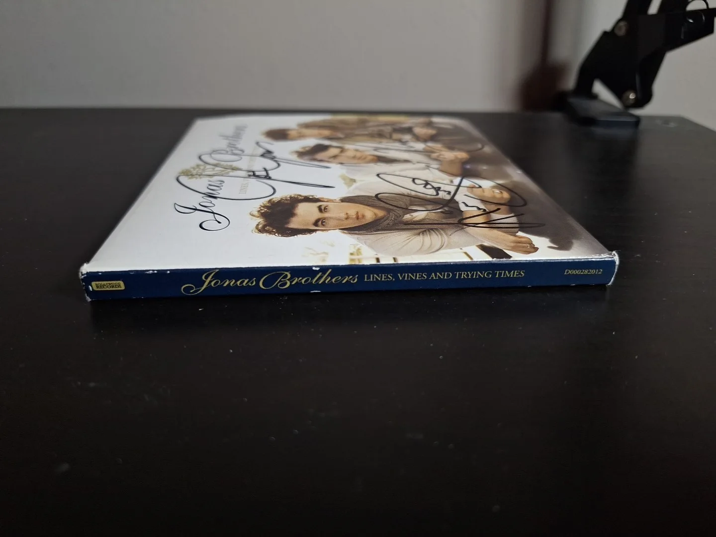Jonas Brothers SIGNED “Lines, Vines & Trying Times” Full CD - AUTOGRAPHED 2009, image 3