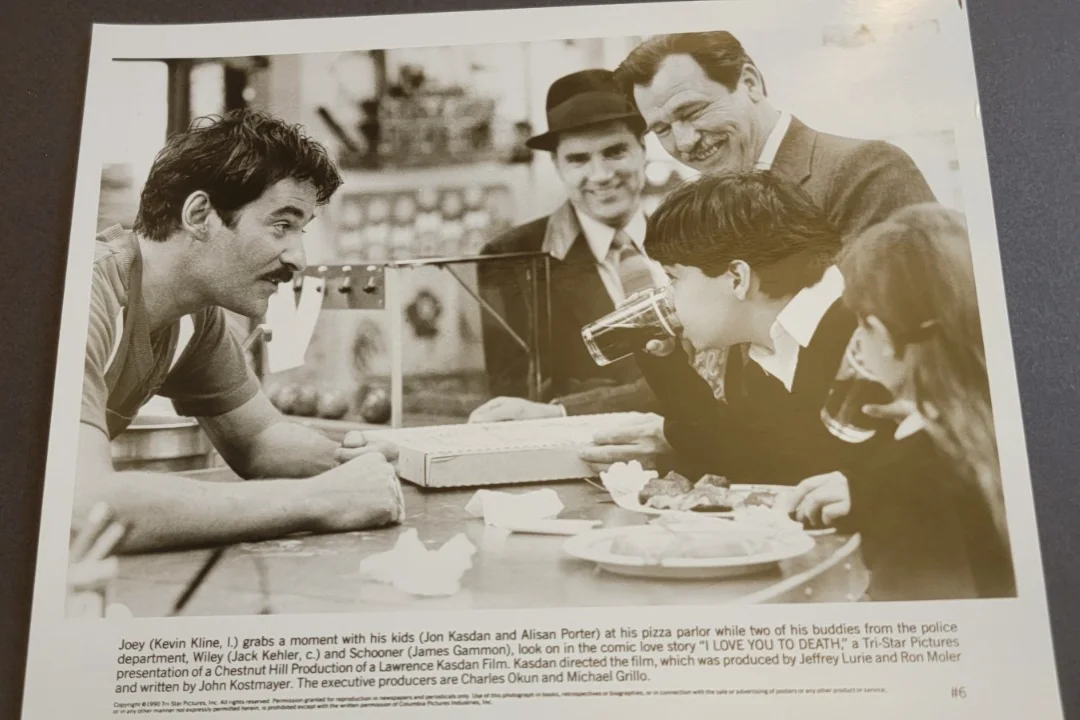 1990 Vintage Kevin Kline Press Photo I Love You To Death Tracy Ullman, изображение 2