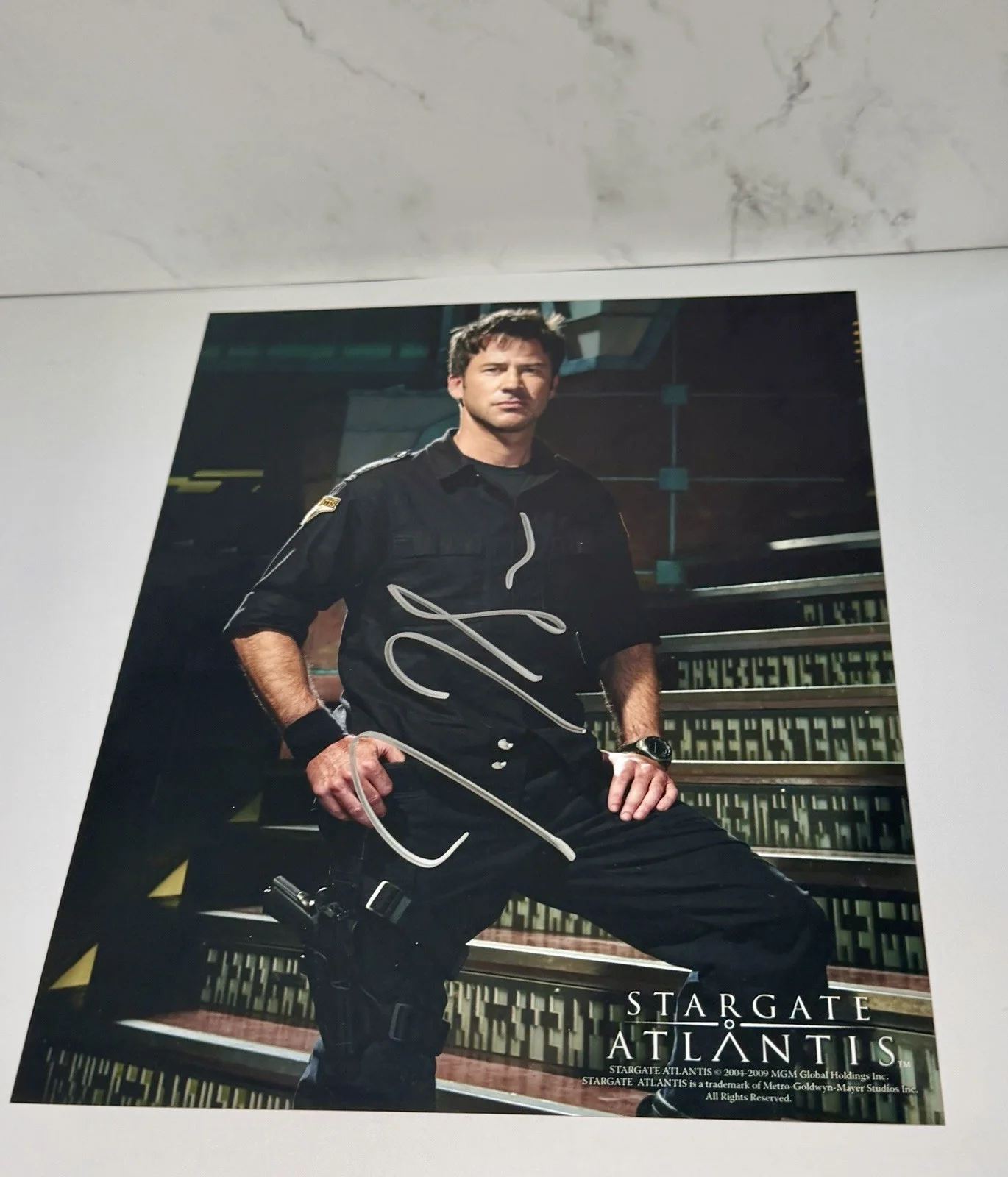 Joe Flanigan — Joe Flanigan Signed 8x10 Stargate Atlantis Autograph John Sheppard Photo