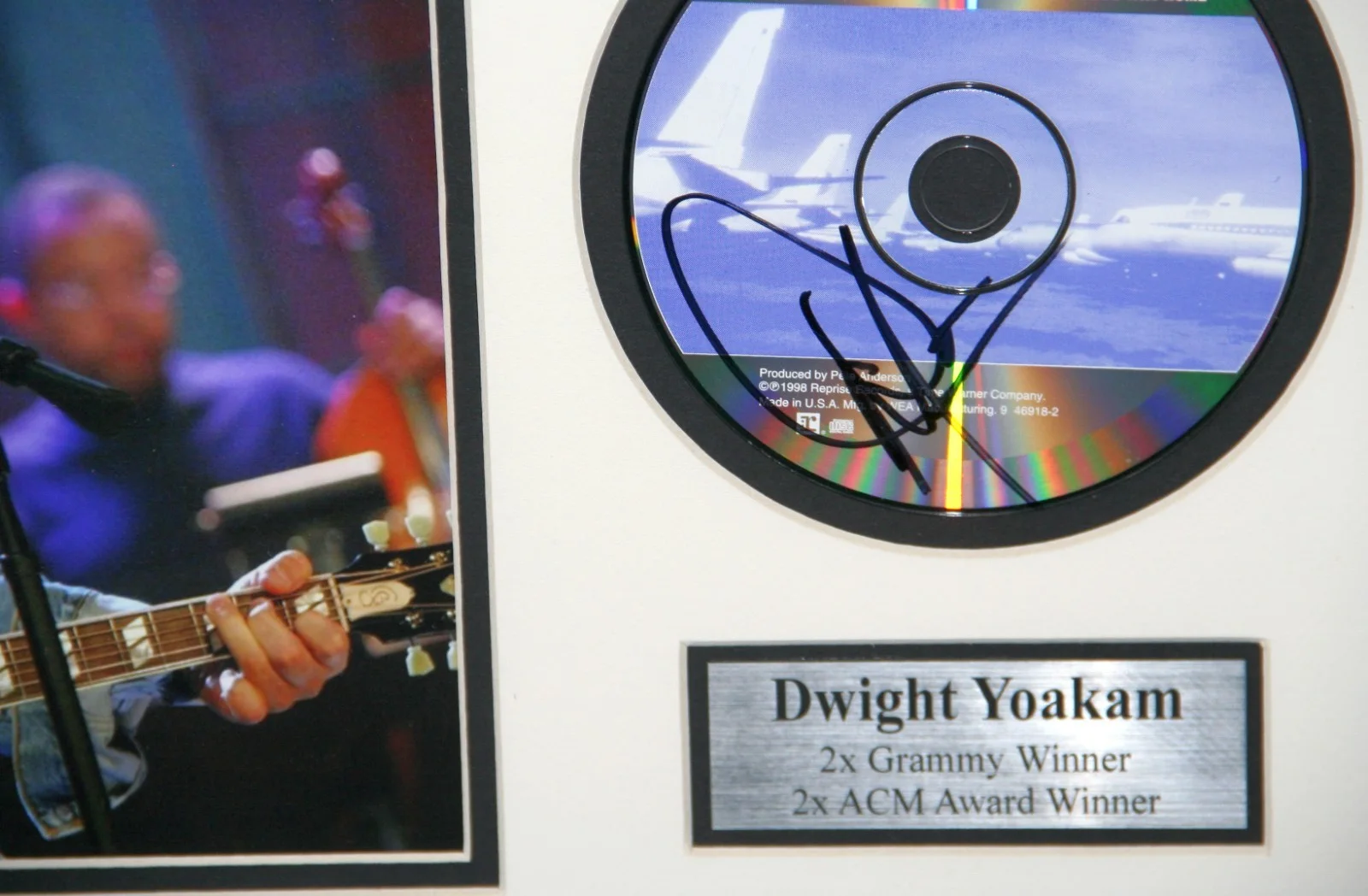 Dwight Yoakam Autographed CD Framed w/ Photo JSA, image 2