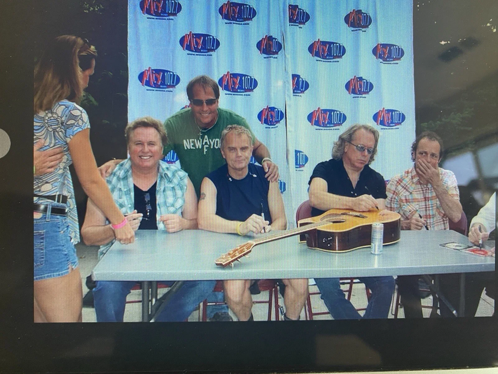 Acoustic Guitar Autographed by Richard Marx, Loverboy, Eddie Money !! Rare, изображение 4