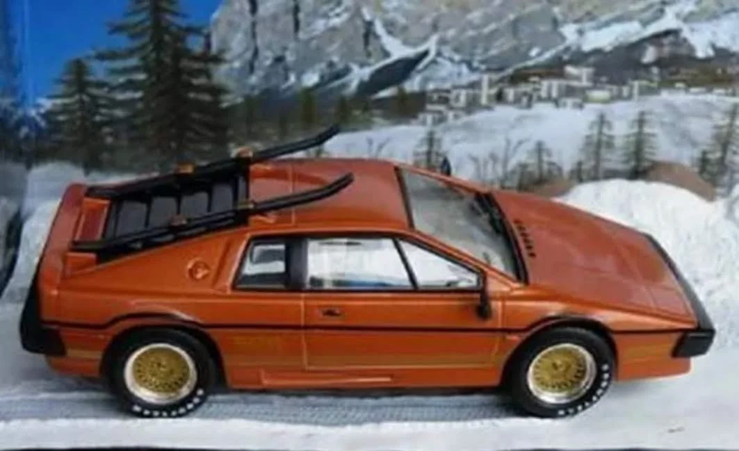 JAMES BOND 007 FOR YOUR EYES ONLY CAR SCENE DISPLAY DIORAMA 1:43 SCALE MODEL, изображение 2
