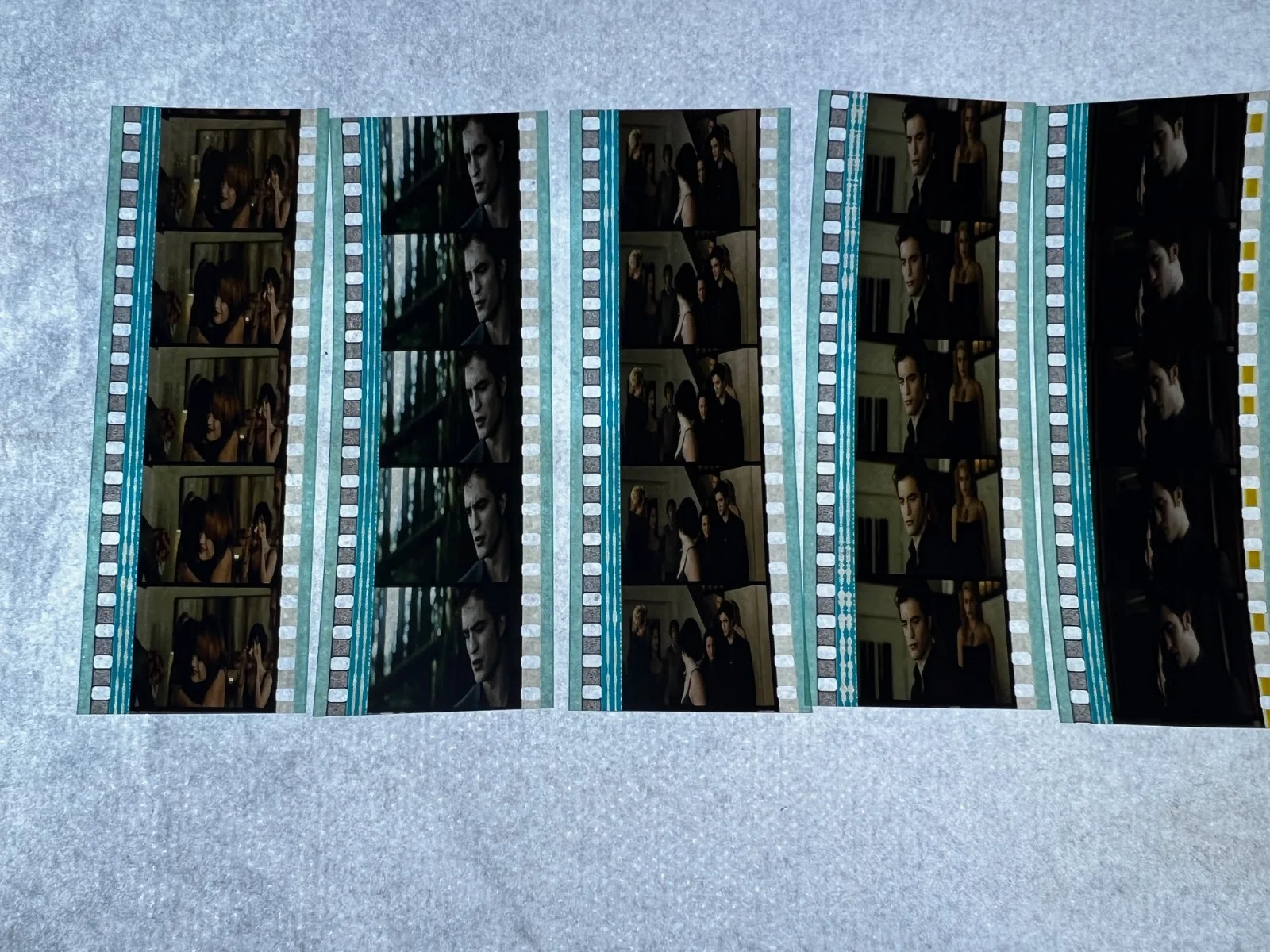 Twilight New Moon 35mm Film Cells Strips - 5 Strips of 5 Cells FREE P&P, изображение 2