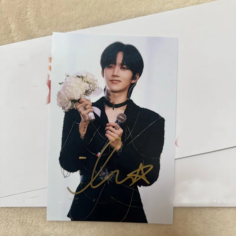 Desire The Series Huang Xing Autographed Signed Photos Cards, изображение 4