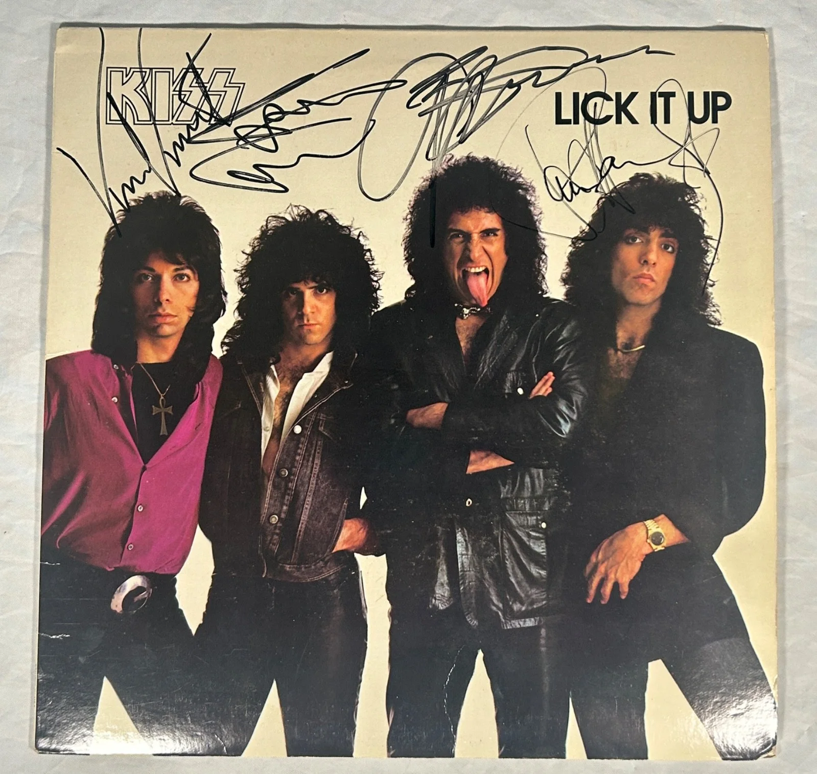 Rare 1983 Kiss "Lick It Up" Members Signed Vinyl Album, Promo For Loan Cover, изображение 2