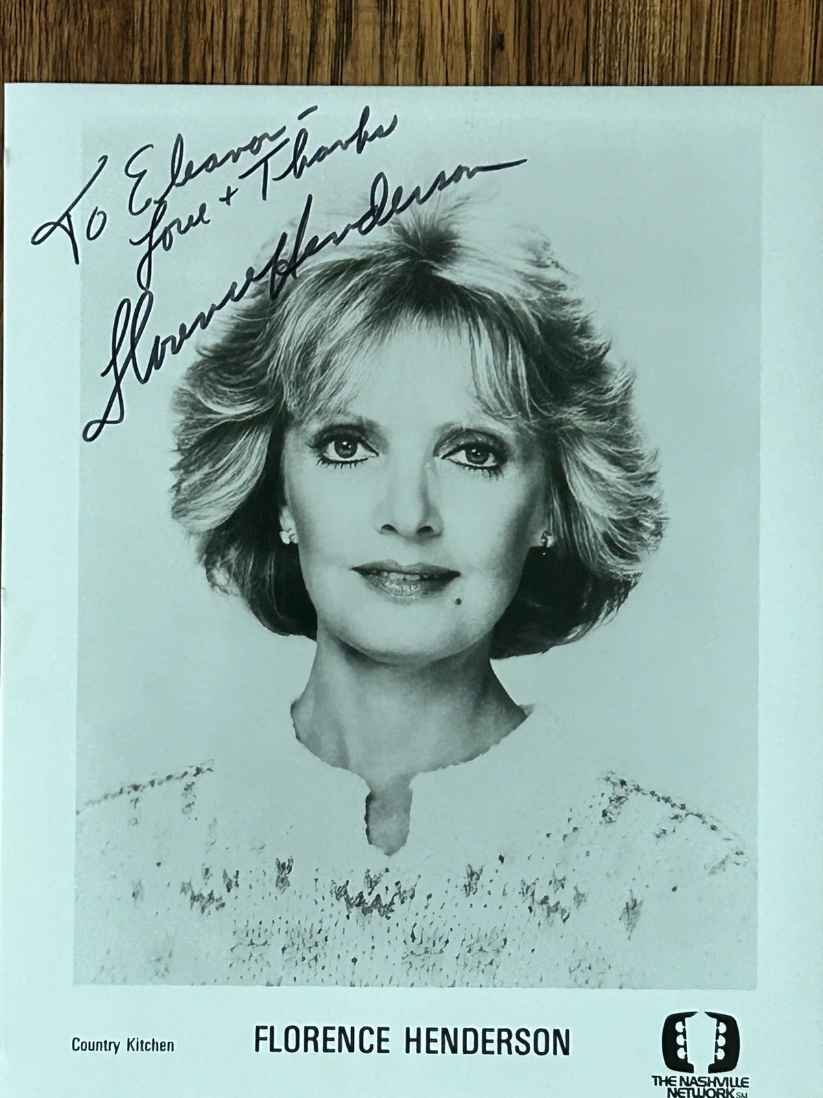 Florence Henderson — Florence Henderson Signed 8x10 Photograph Brady Bunch Country Kitchen