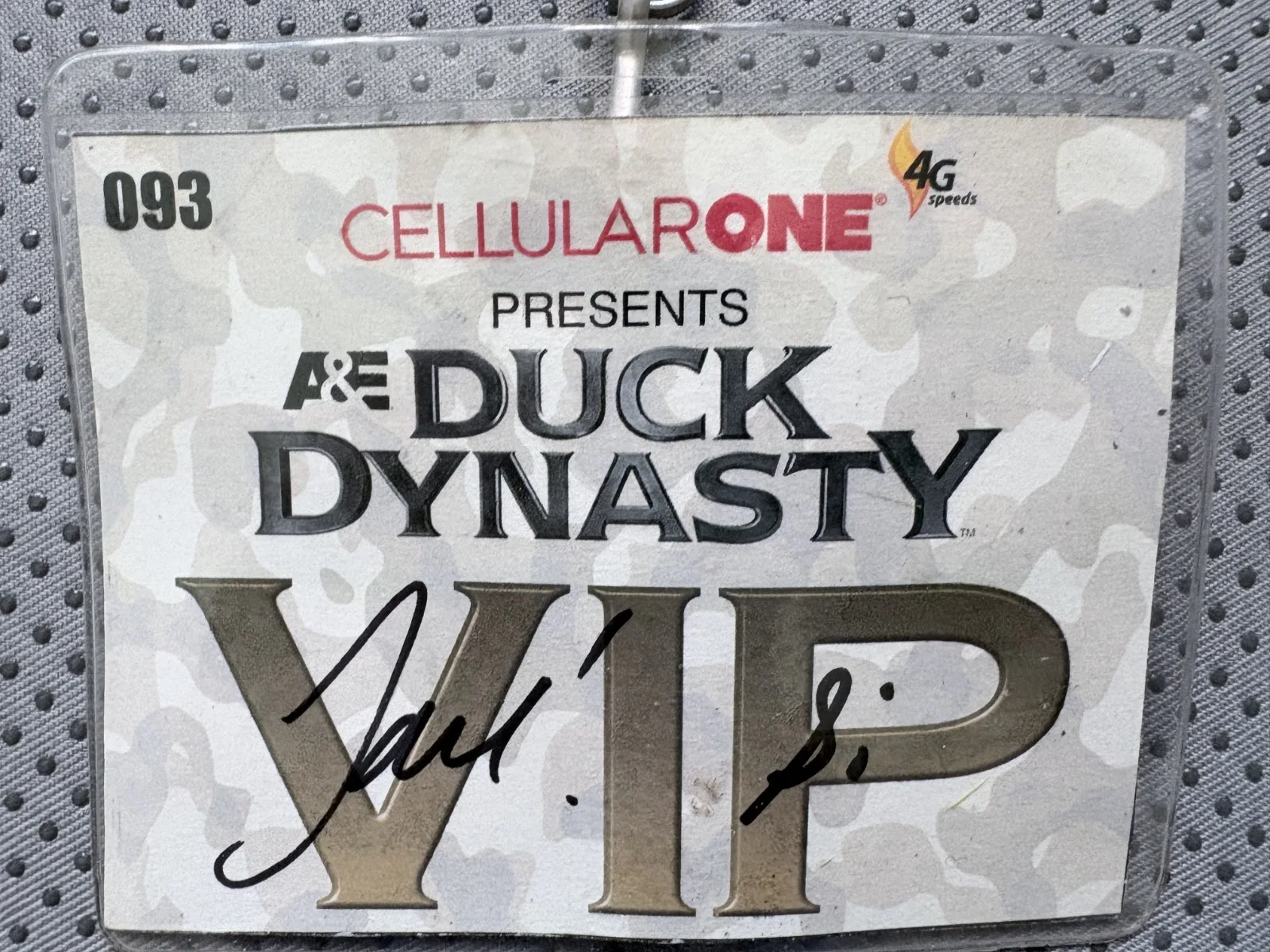 Jase Robertson - Si Robertson — Jase and Si Robertson Autographed Cellular One Lanyard Badge - No COA \z, image 2