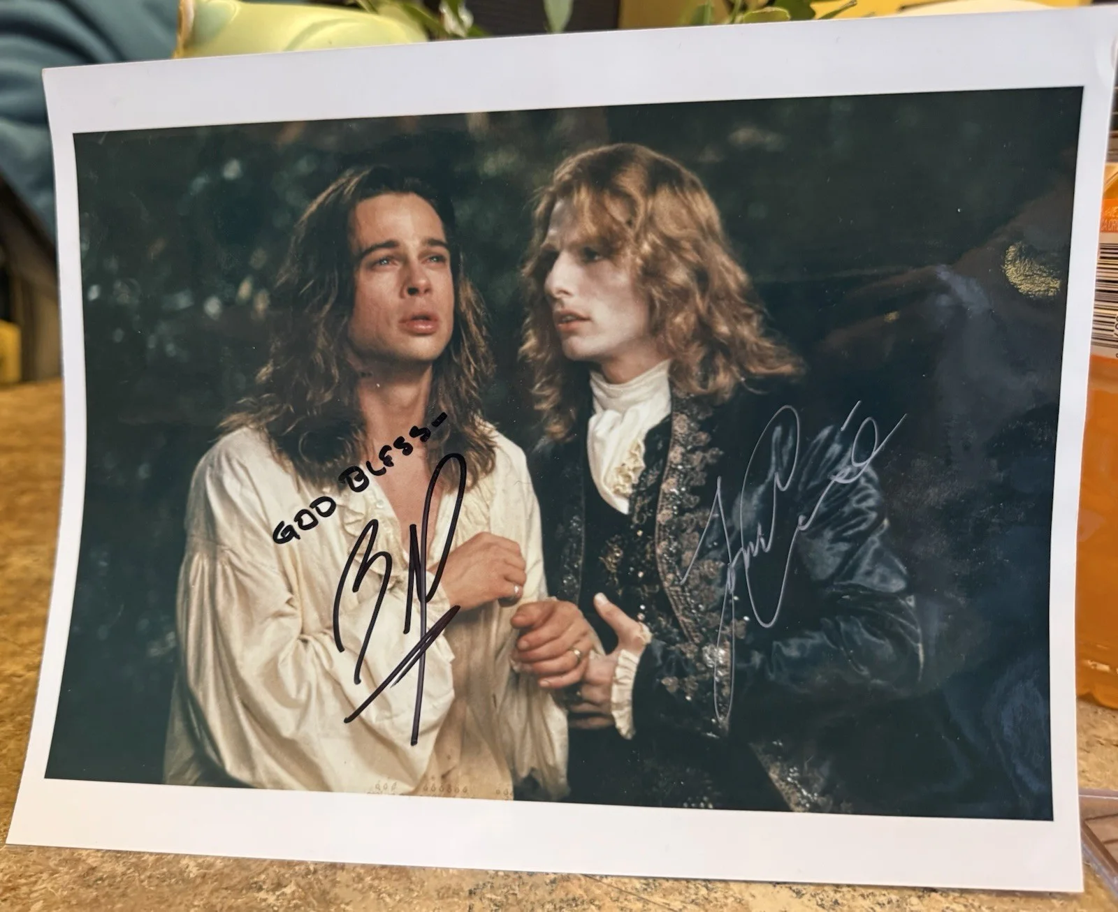 Tom Cruise & Brad Pitt — Tom Cruise & Brad Pitt Signed 8 x 10 Photo COA “Interview With The Vampire”